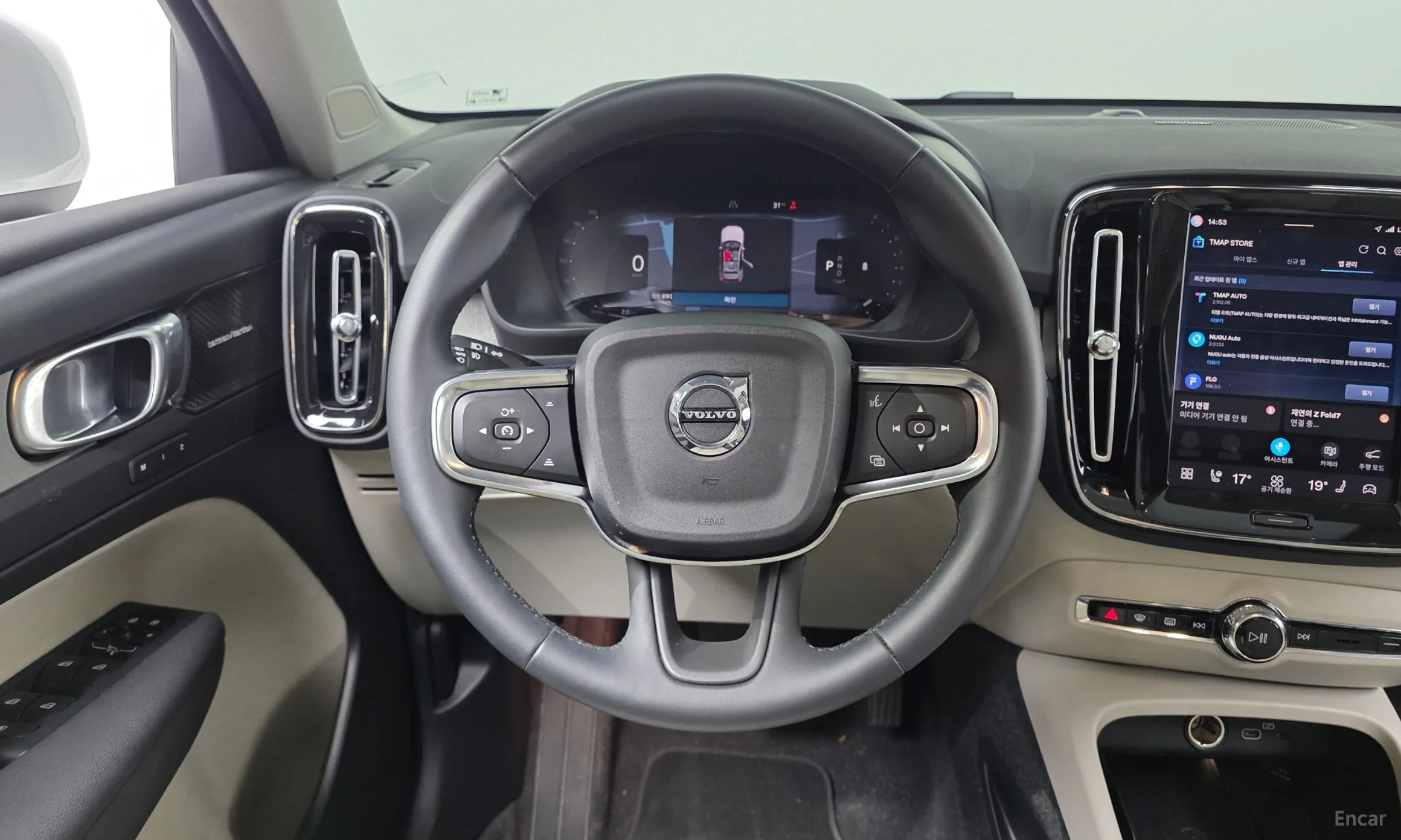Volvo XC40 превью 13