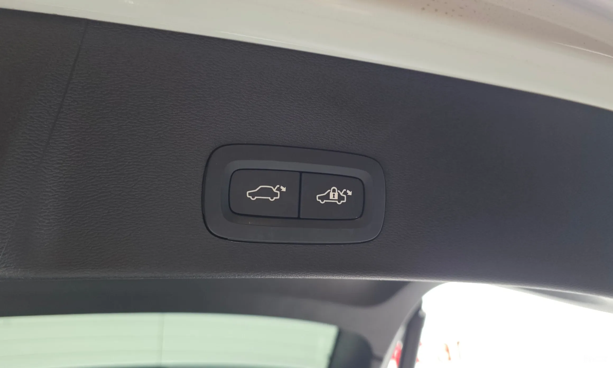 Volvo XC40 превью 20