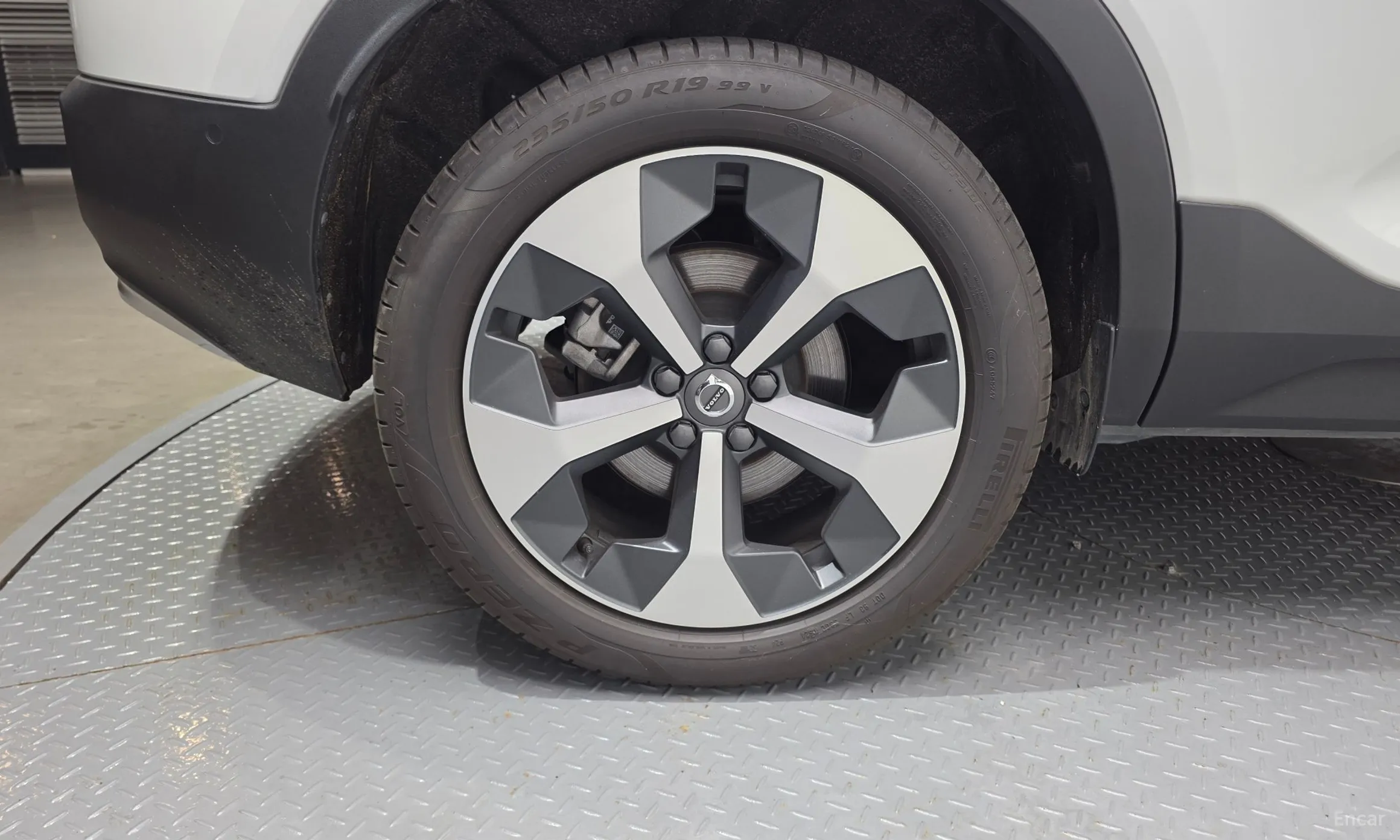 Volvo XC40 превью 5