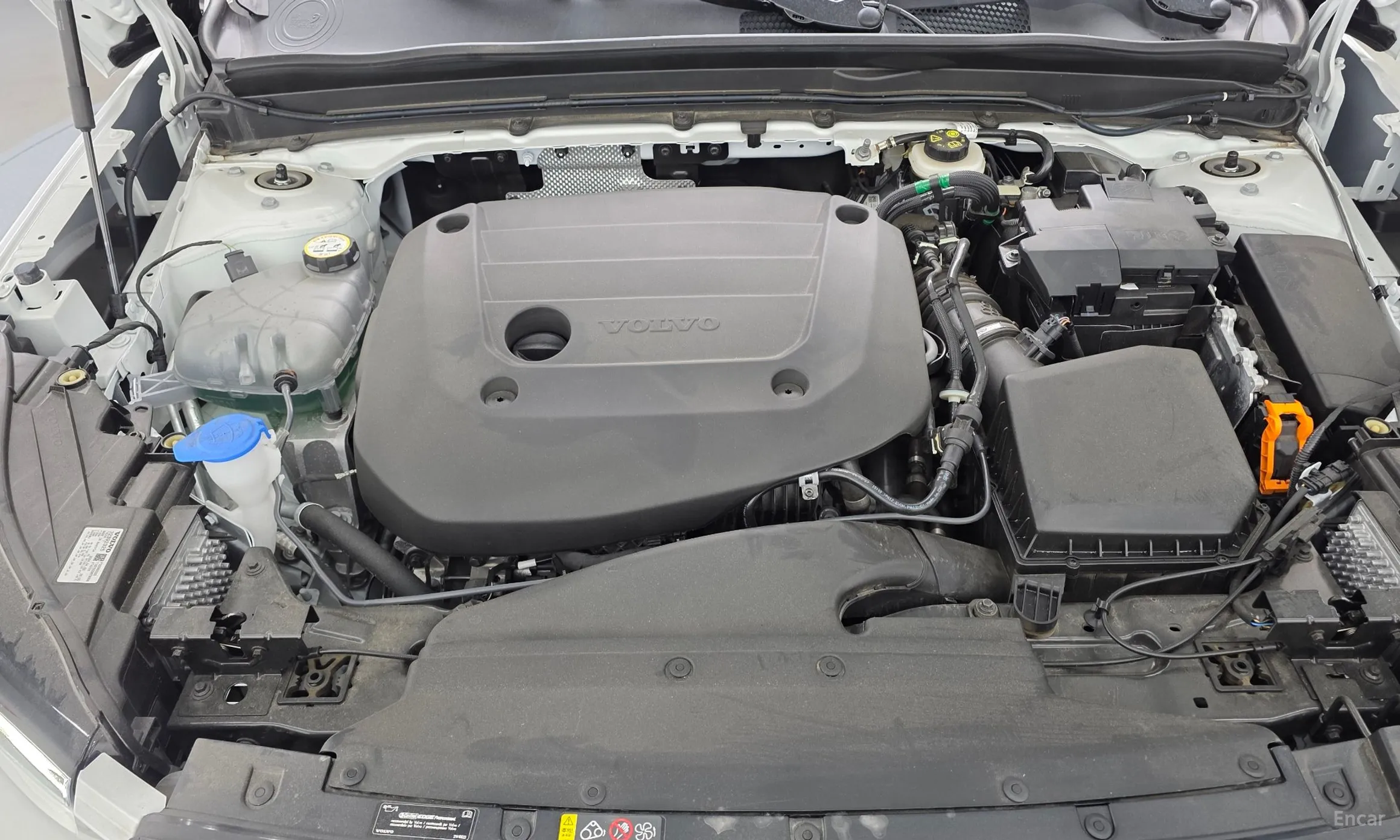 Volvo XC40 превью 6