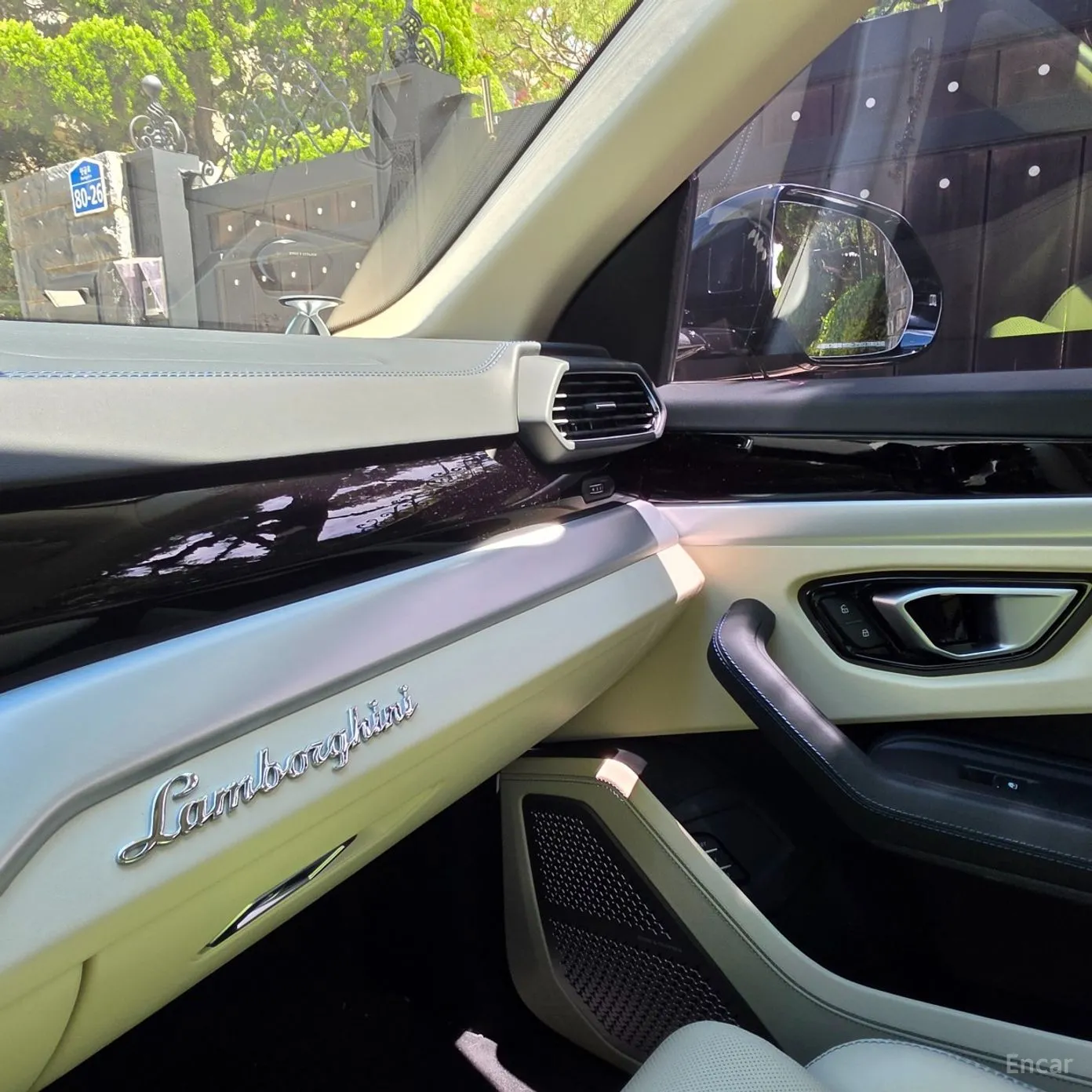 Lamborghini Urus превью 15