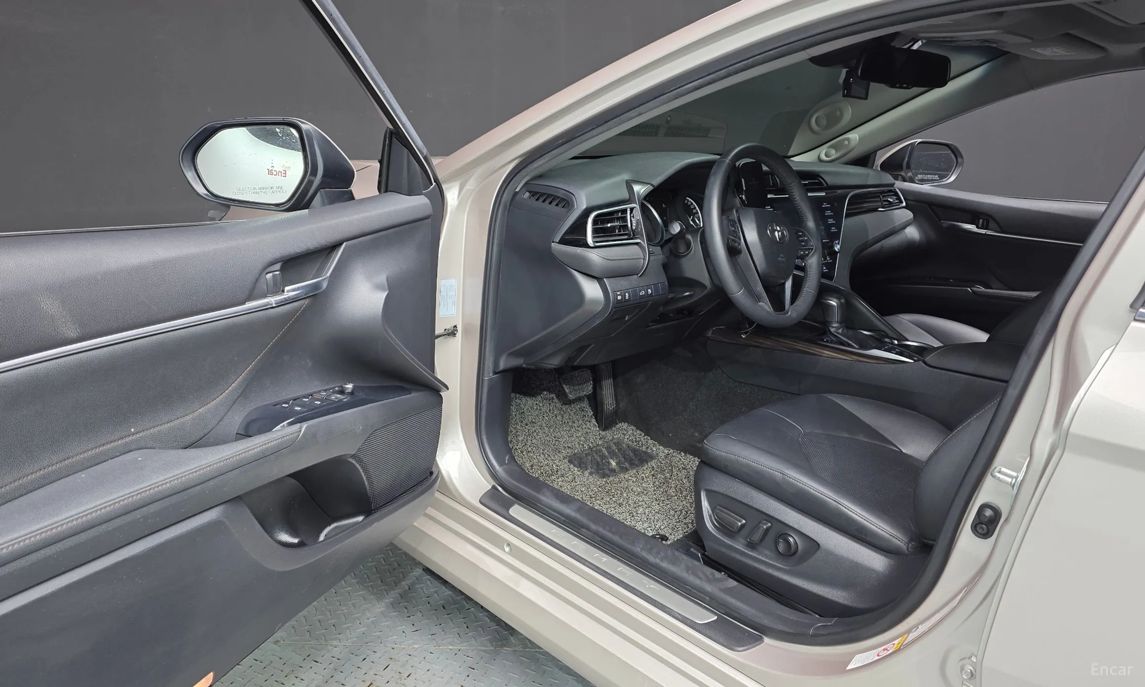 Toyota Camry (XV70) превью 10