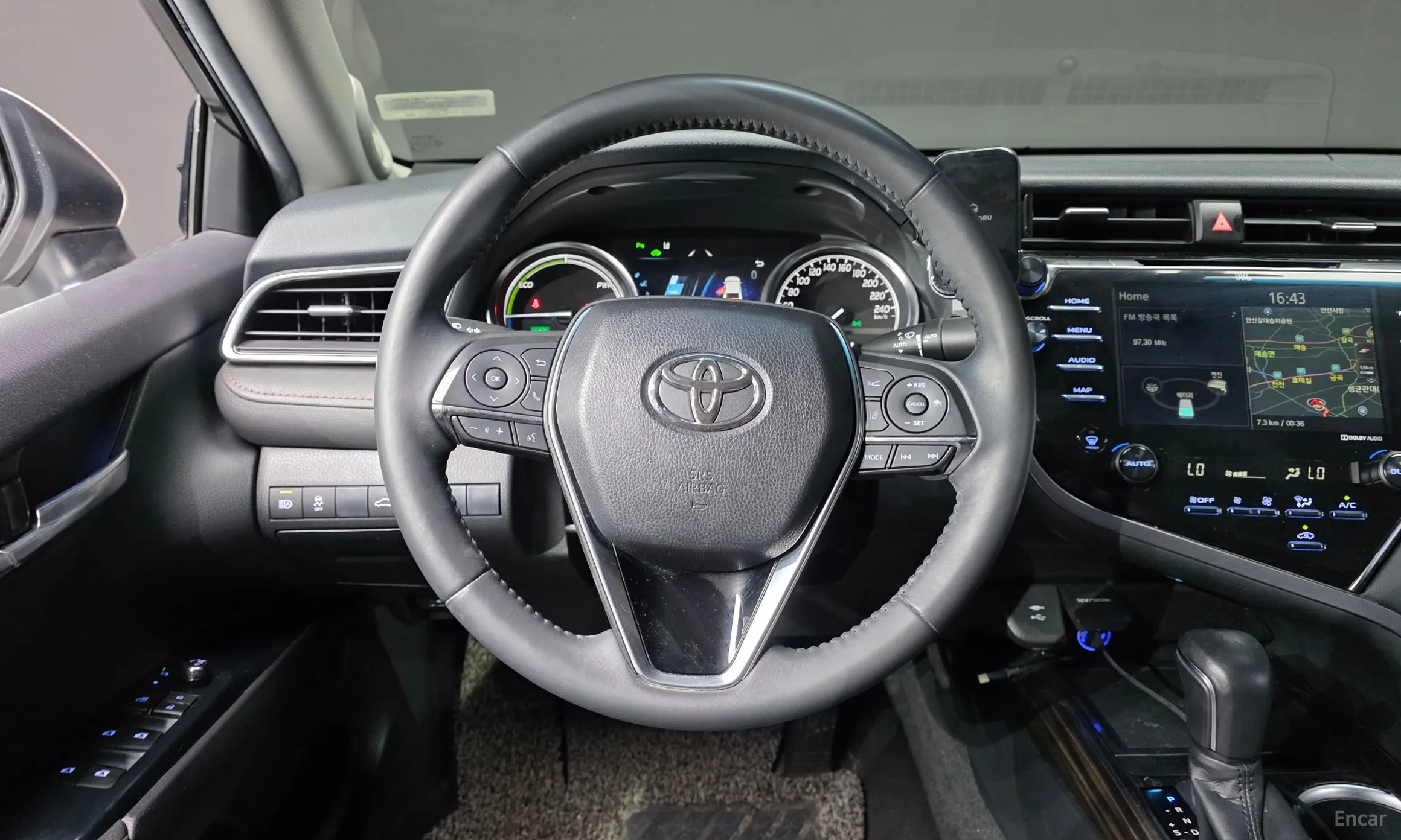Toyota Camry (XV70) превью 12