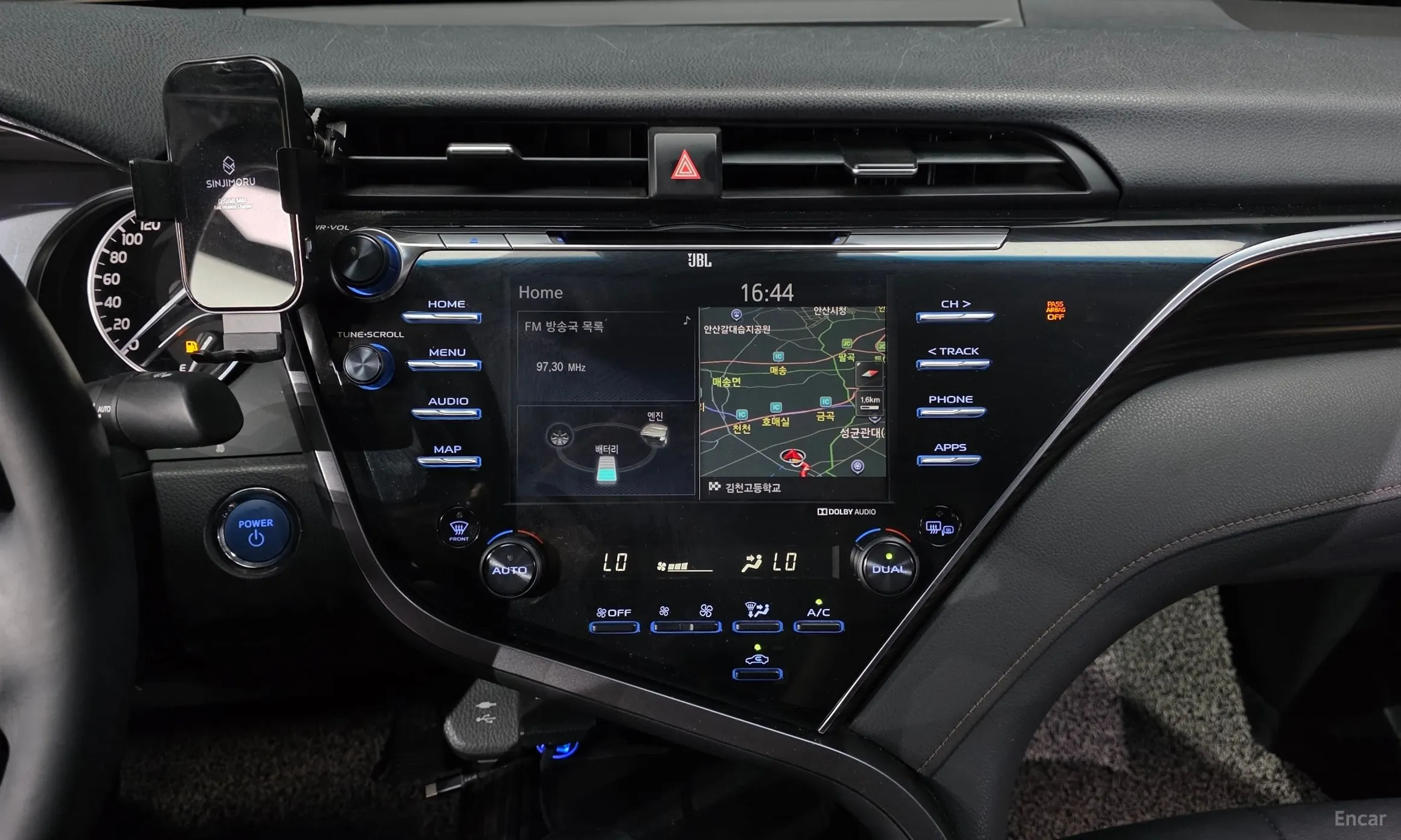 Toyota Camry (XV70) превью 14