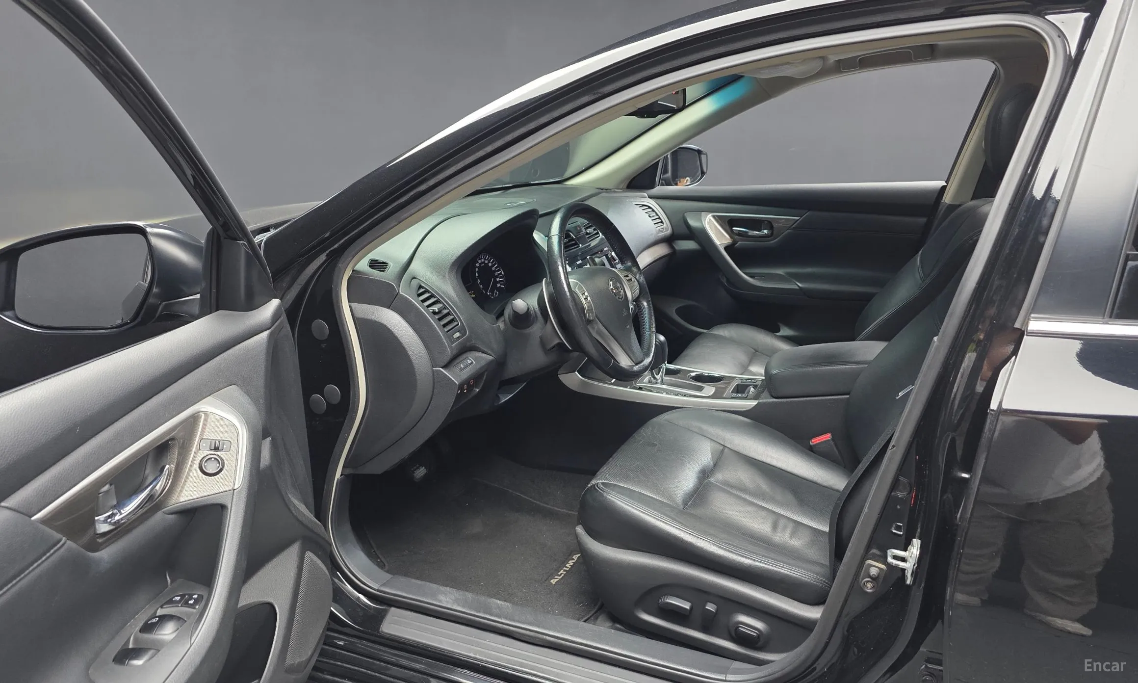 Nissan Altima превью 10