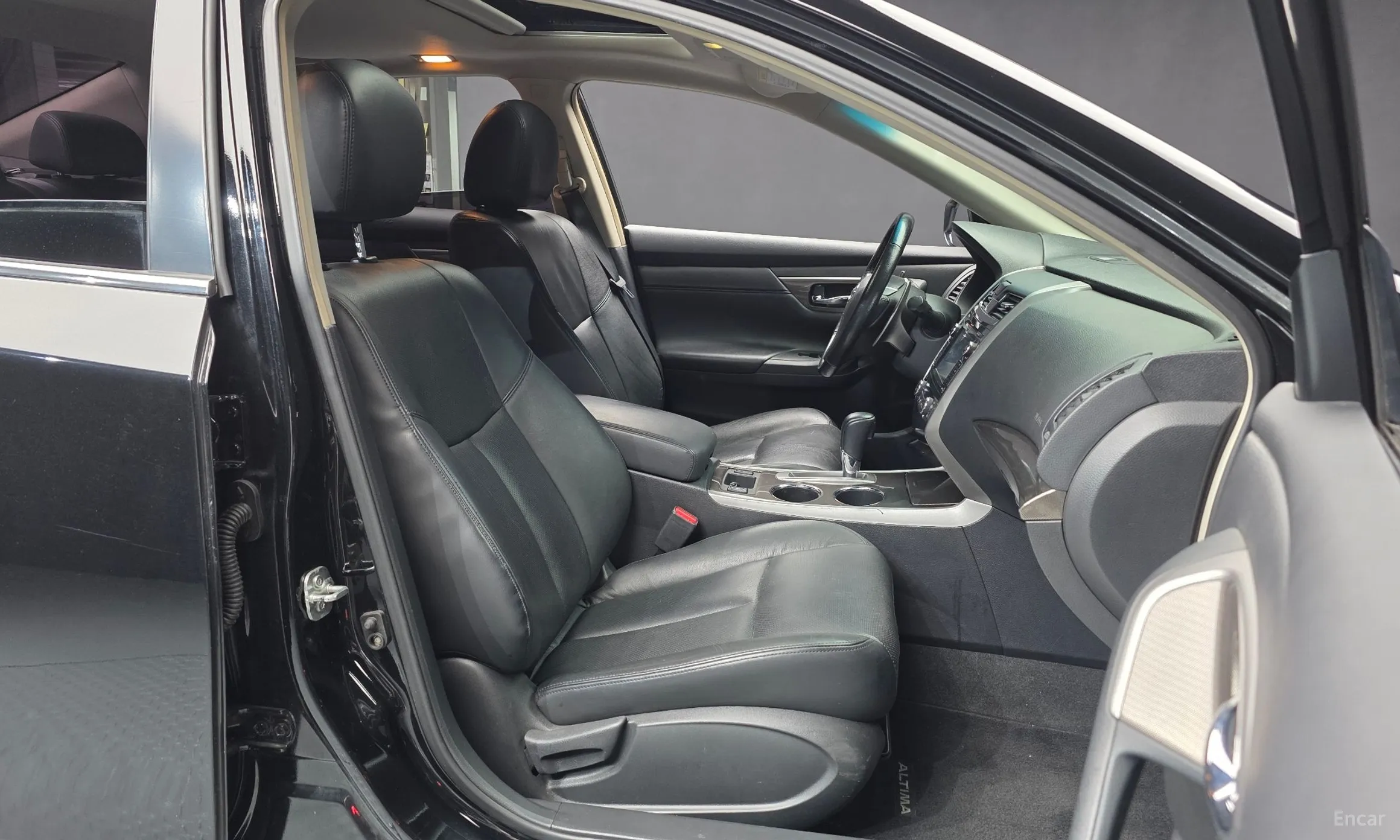 Nissan Altima превью 11