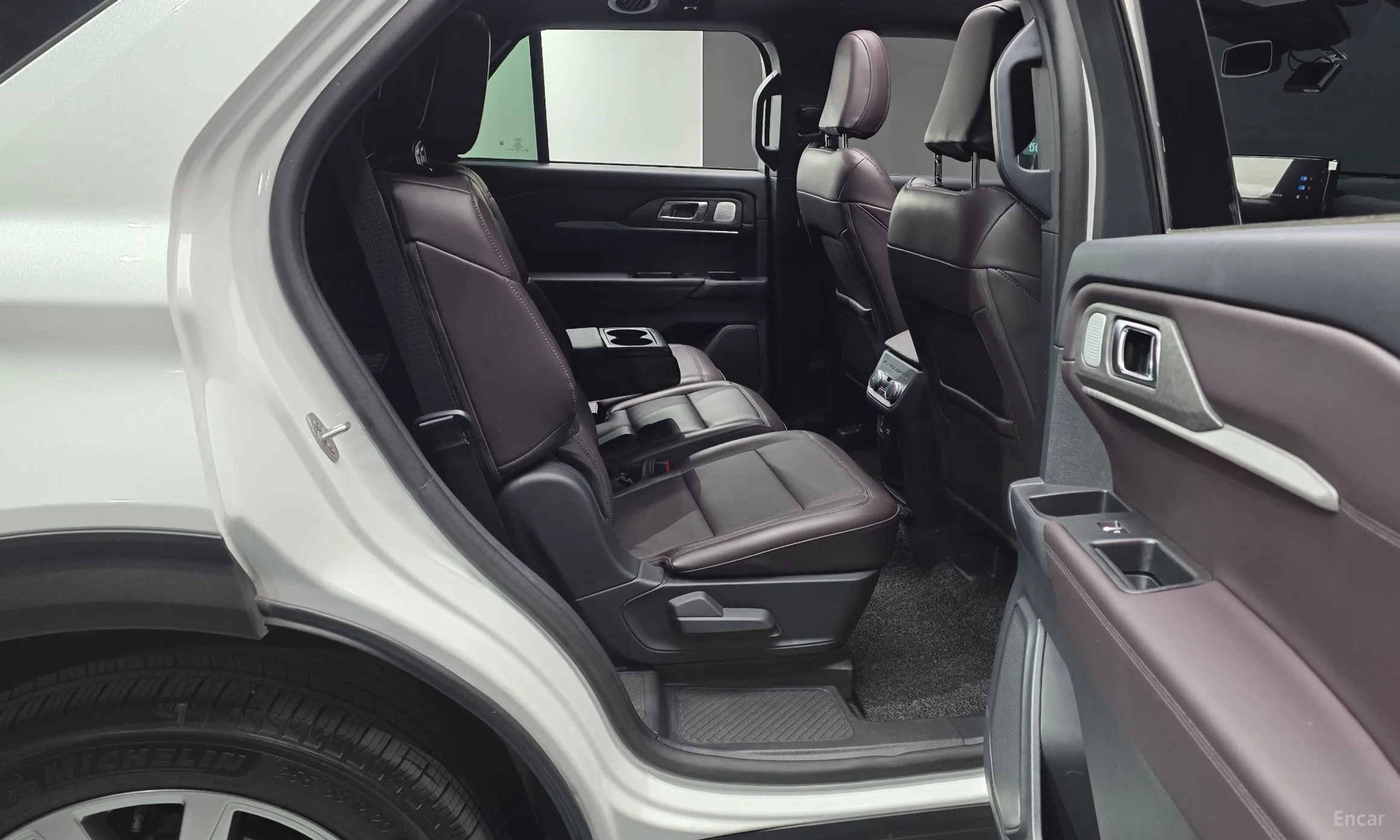 Ford Explorer 6th Generation превью 11