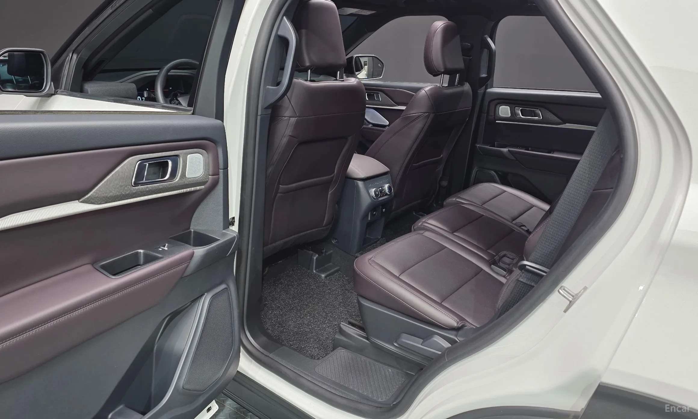 Ford Explorer 6th Generation превью 12