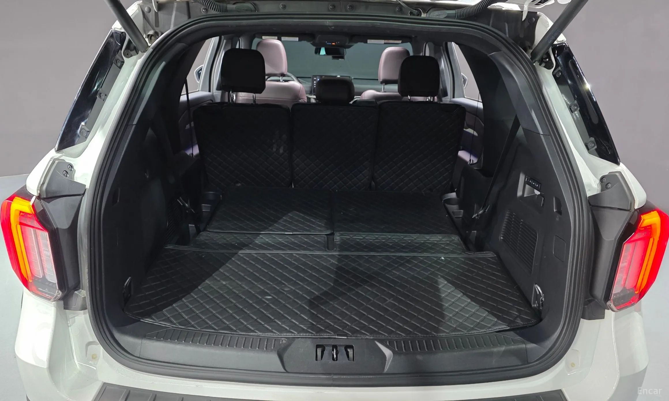 Ford Explorer 6th Generation превью 19