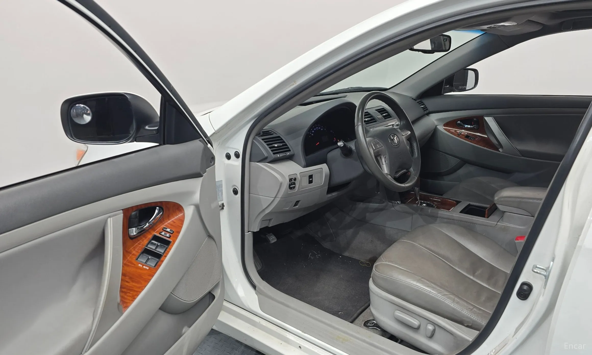 Toyota Camry превью 10