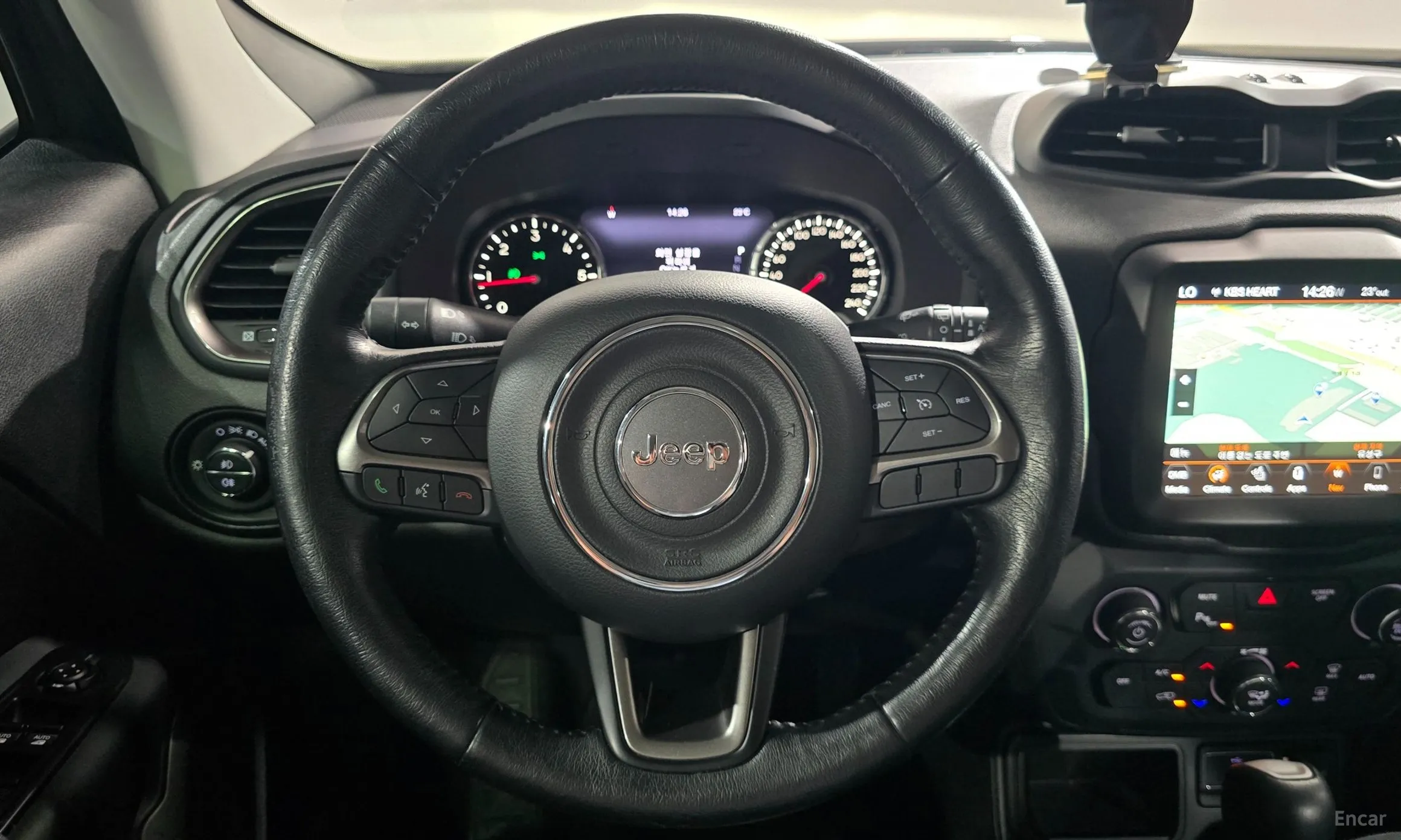 Jeep Renegade превью 12