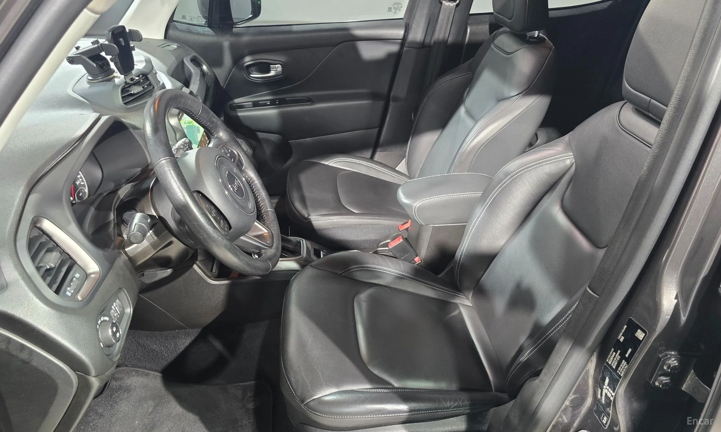 Jeep Renegade превью 17