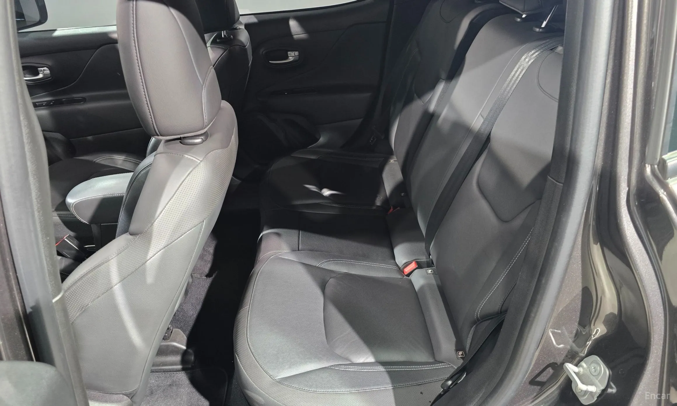 Jeep Renegade превью 18