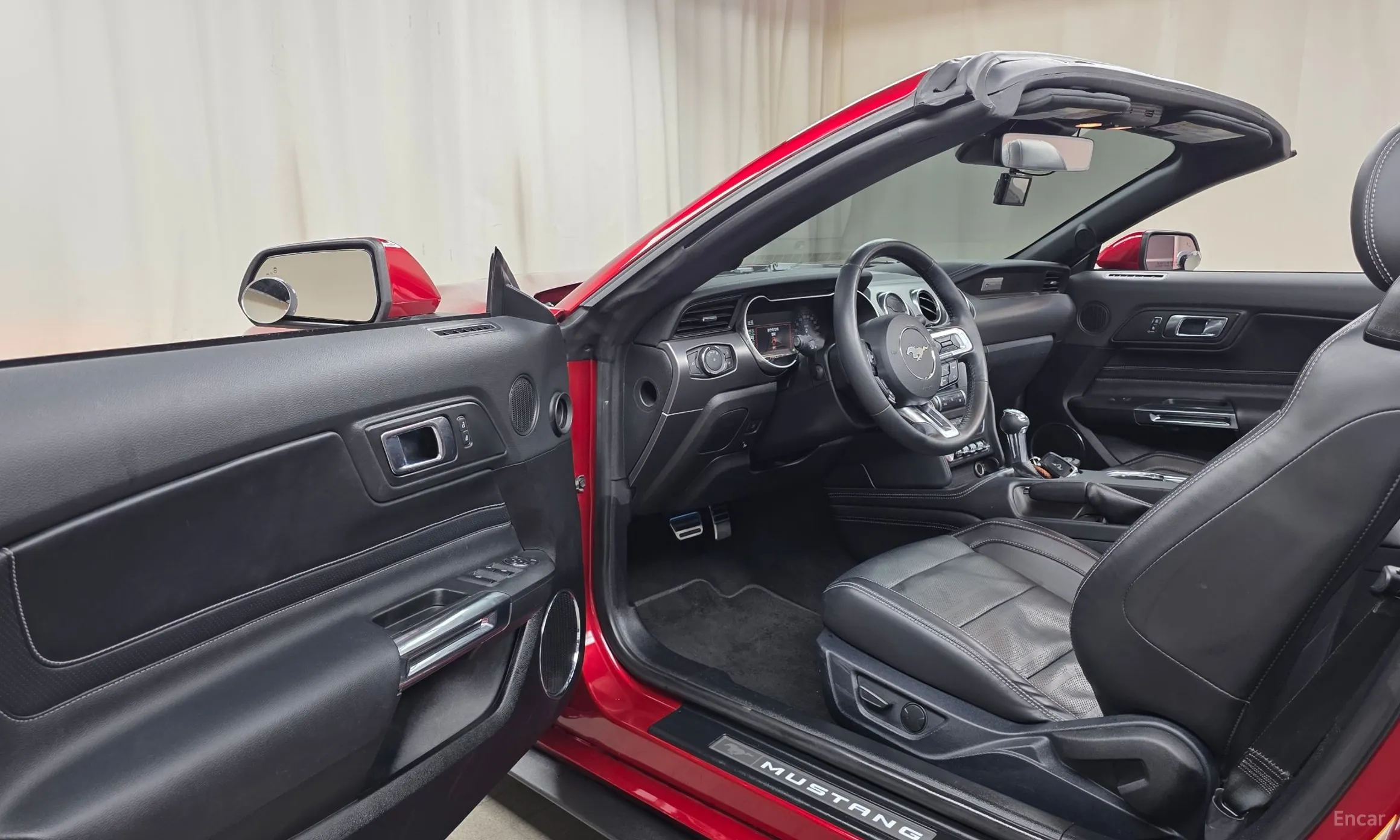 Ford Mustang превью 10
