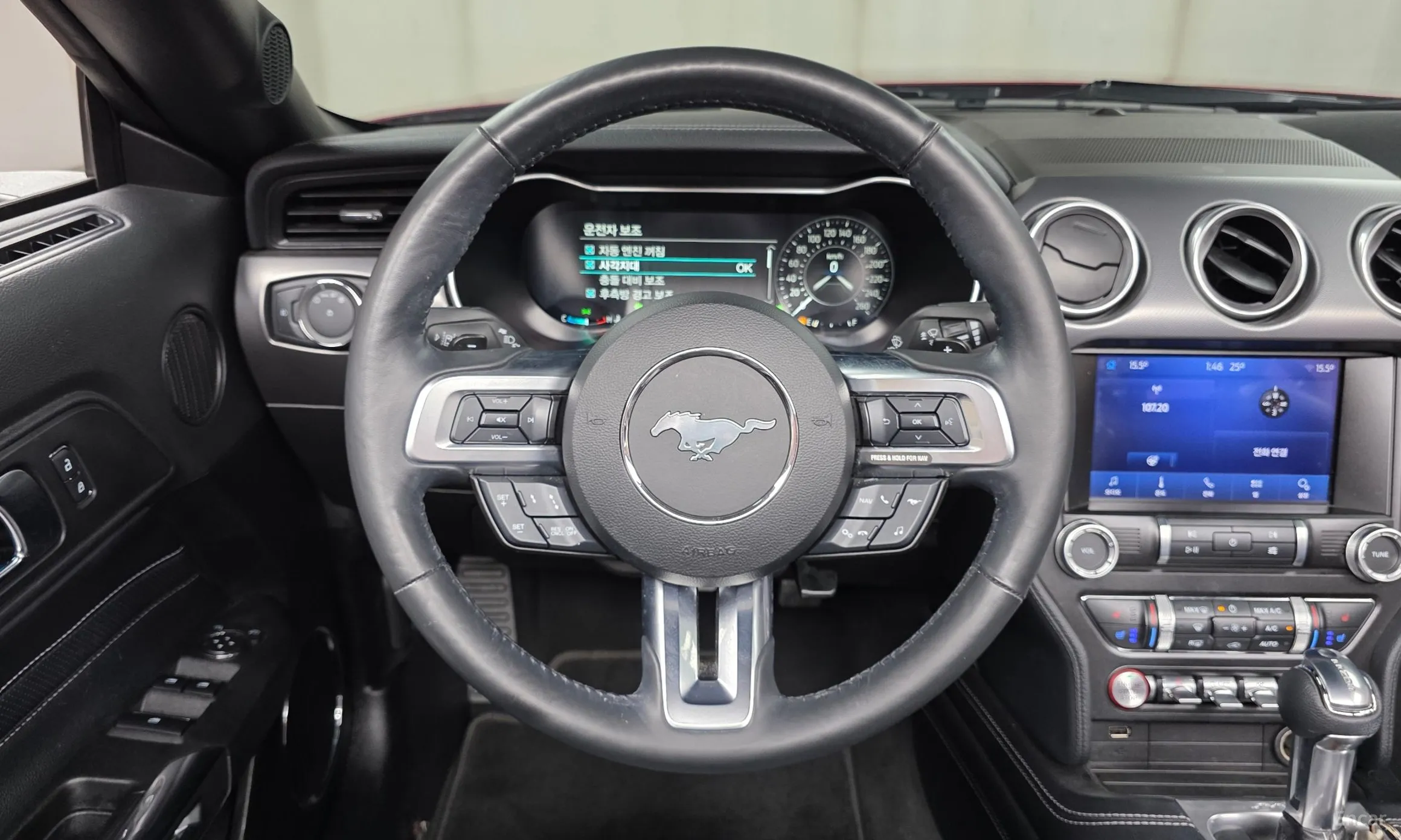 Ford Mustang превью 14