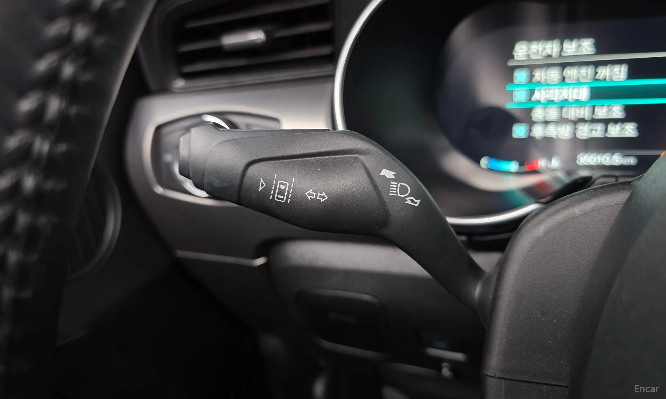 Ford Mustang превью 17