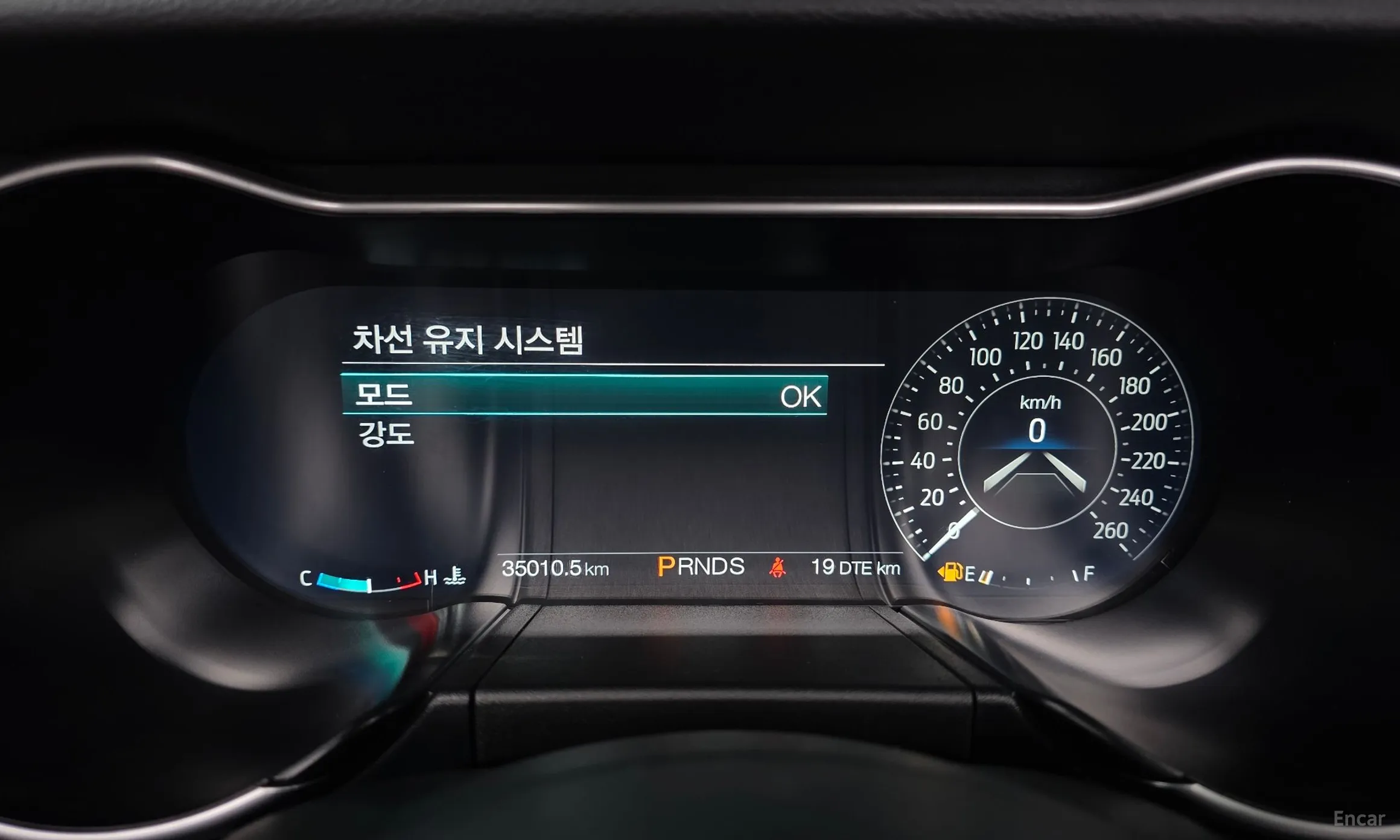 Ford Mustang превью 8