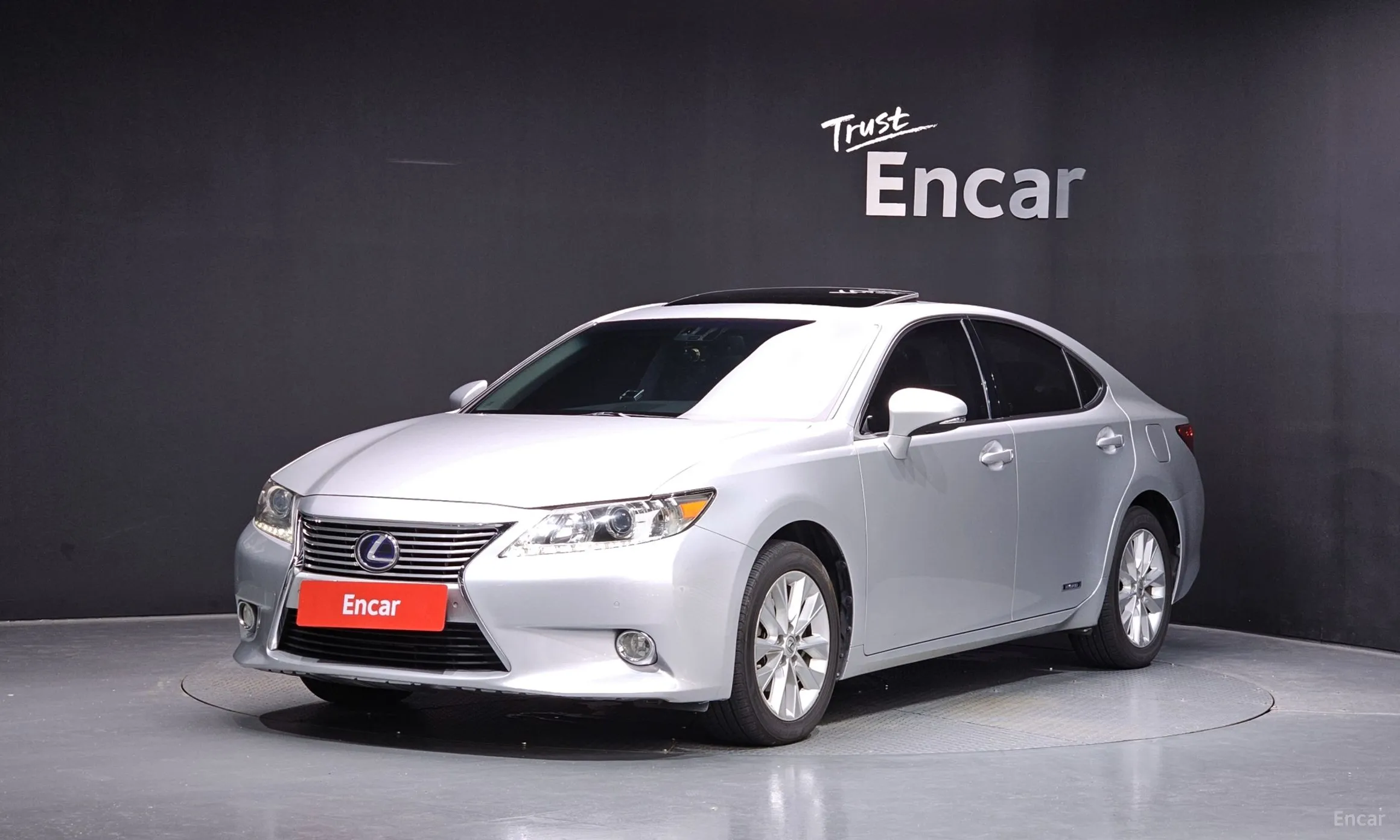 Lexus New ES300h
