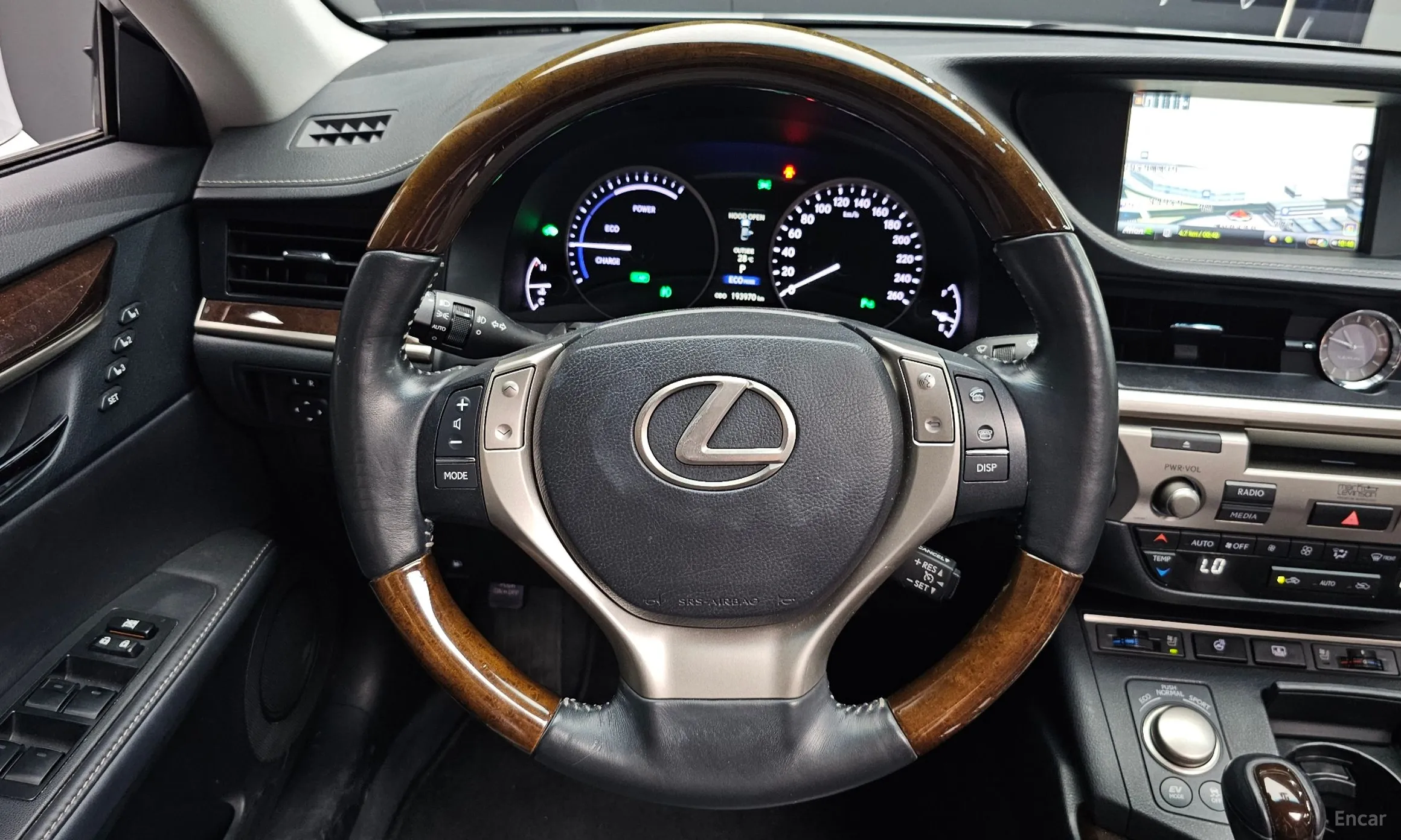 Lexus New ES300h превью 12