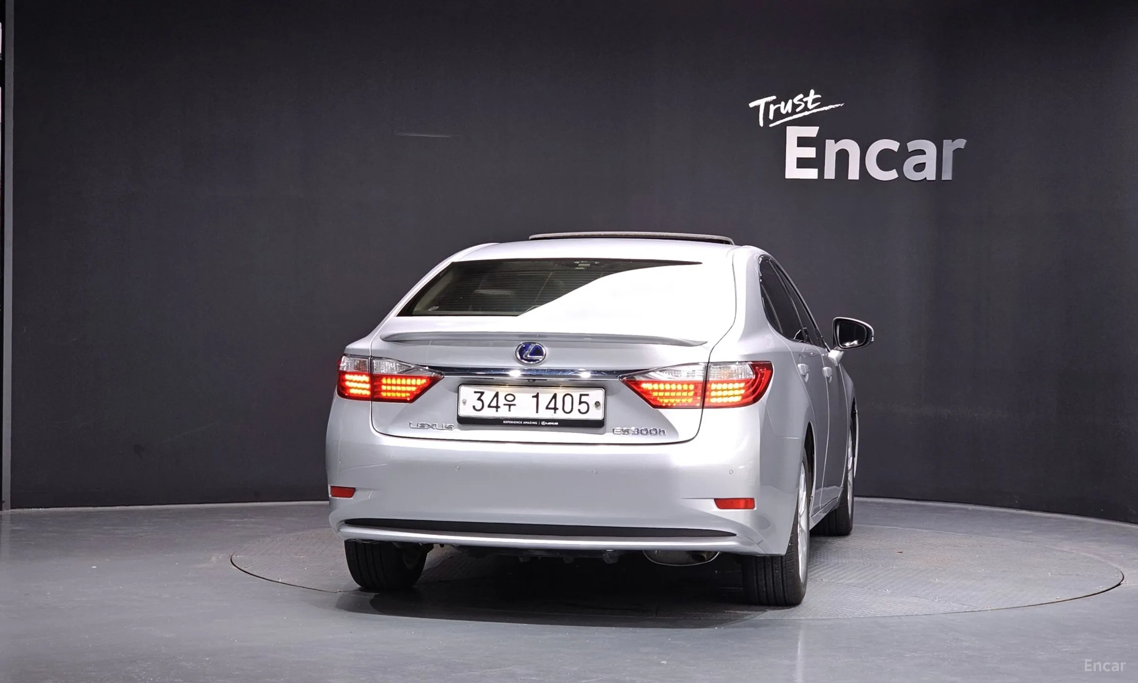 Lexus New ES300h превью 4