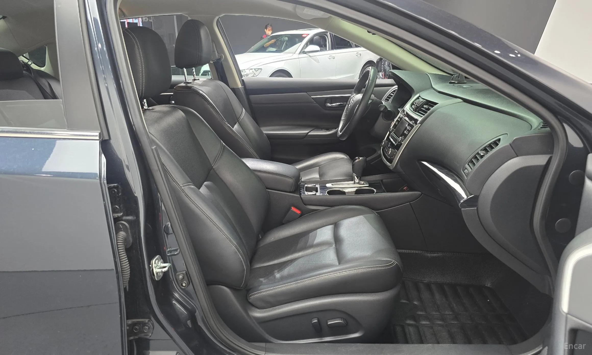 Nissan Altima превью 11
