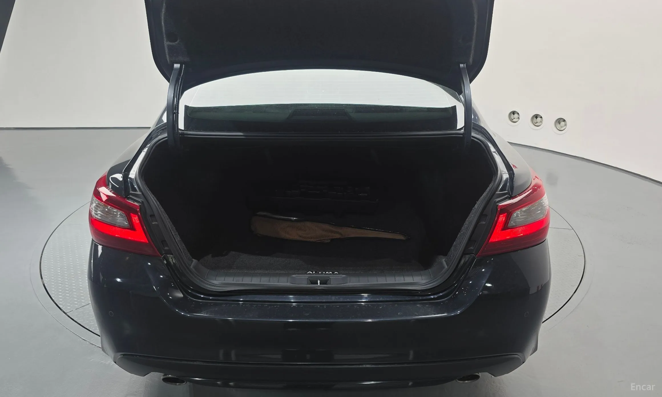Nissan Altima превью 20