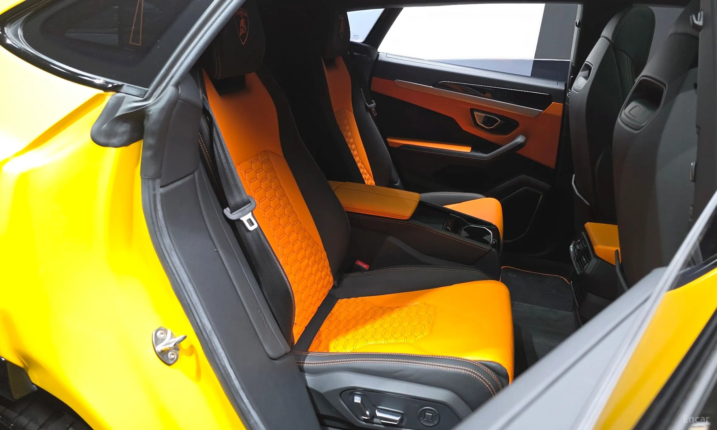Lamborghini Urus превью 12