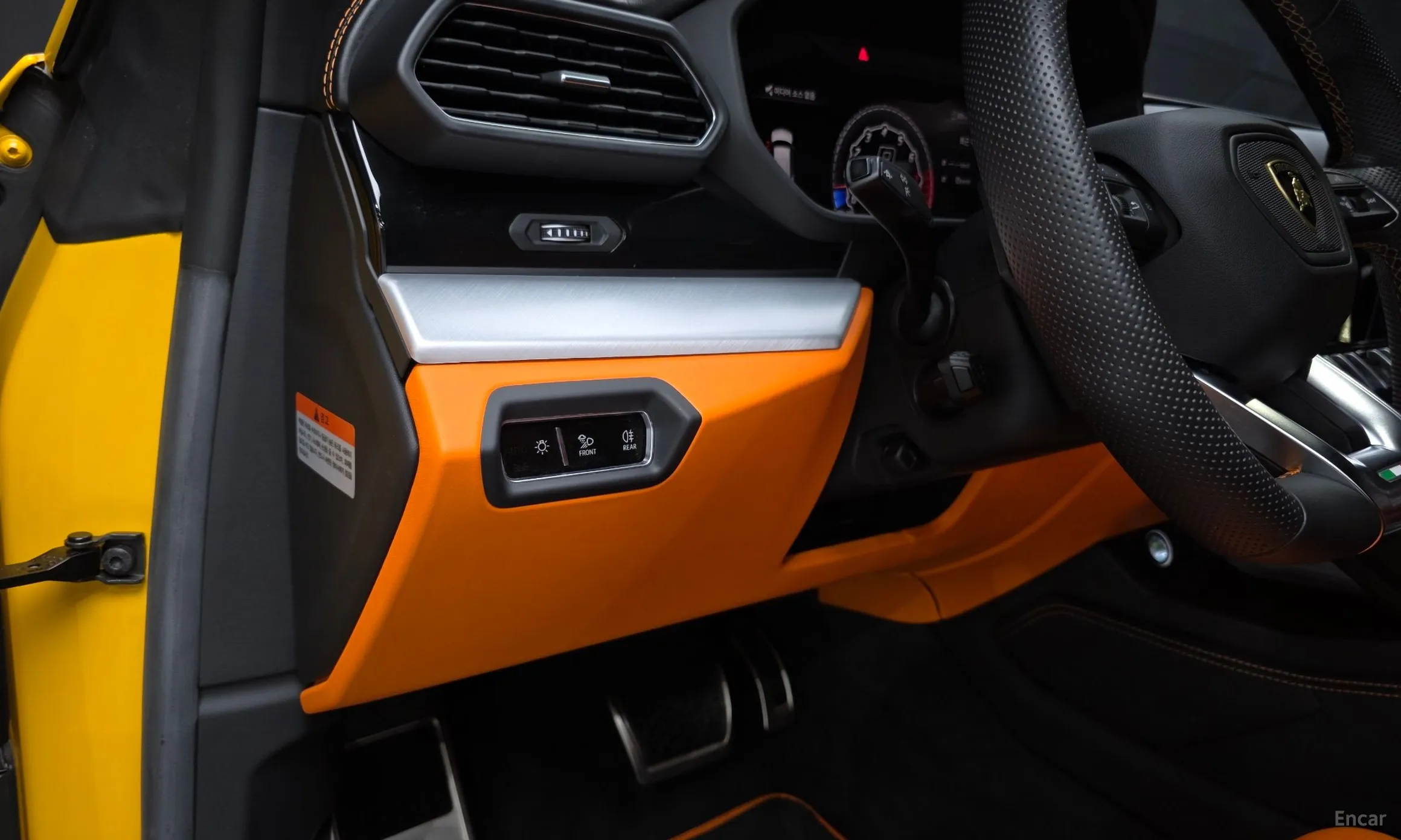 Lamborghini Urus превью 13