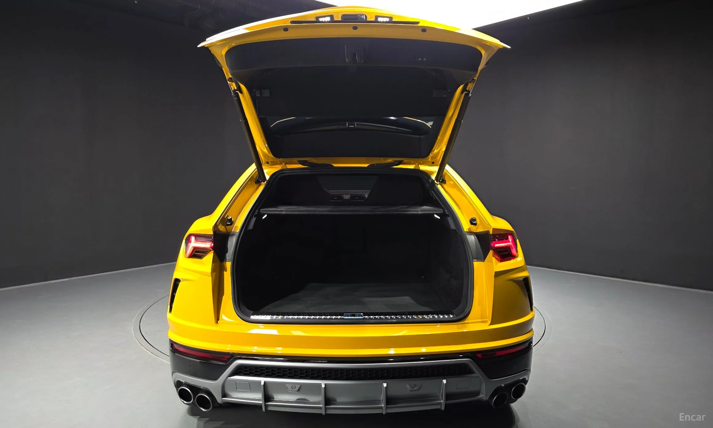 Lamborghini Urus превью 20