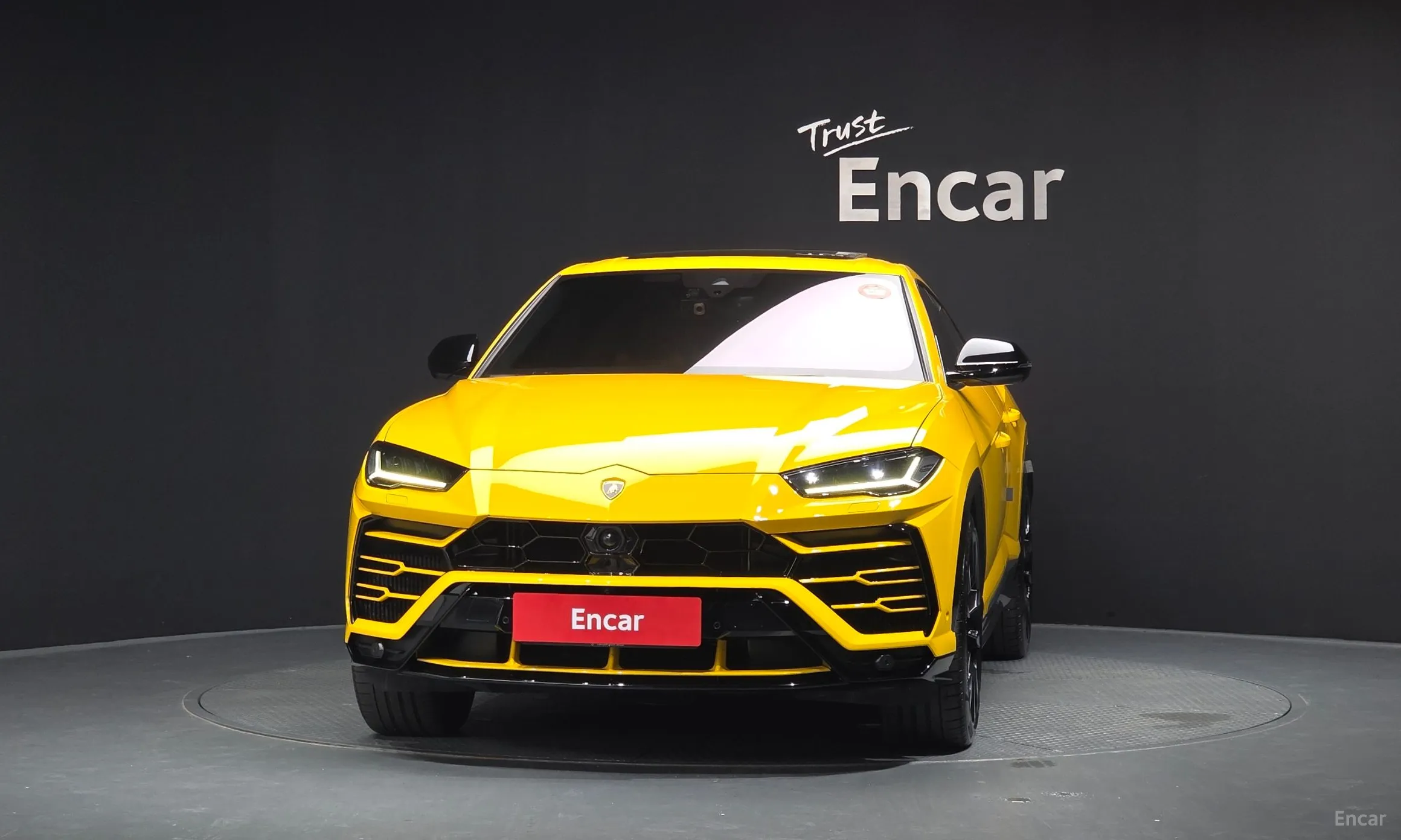 Lamborghini Urus превью 3