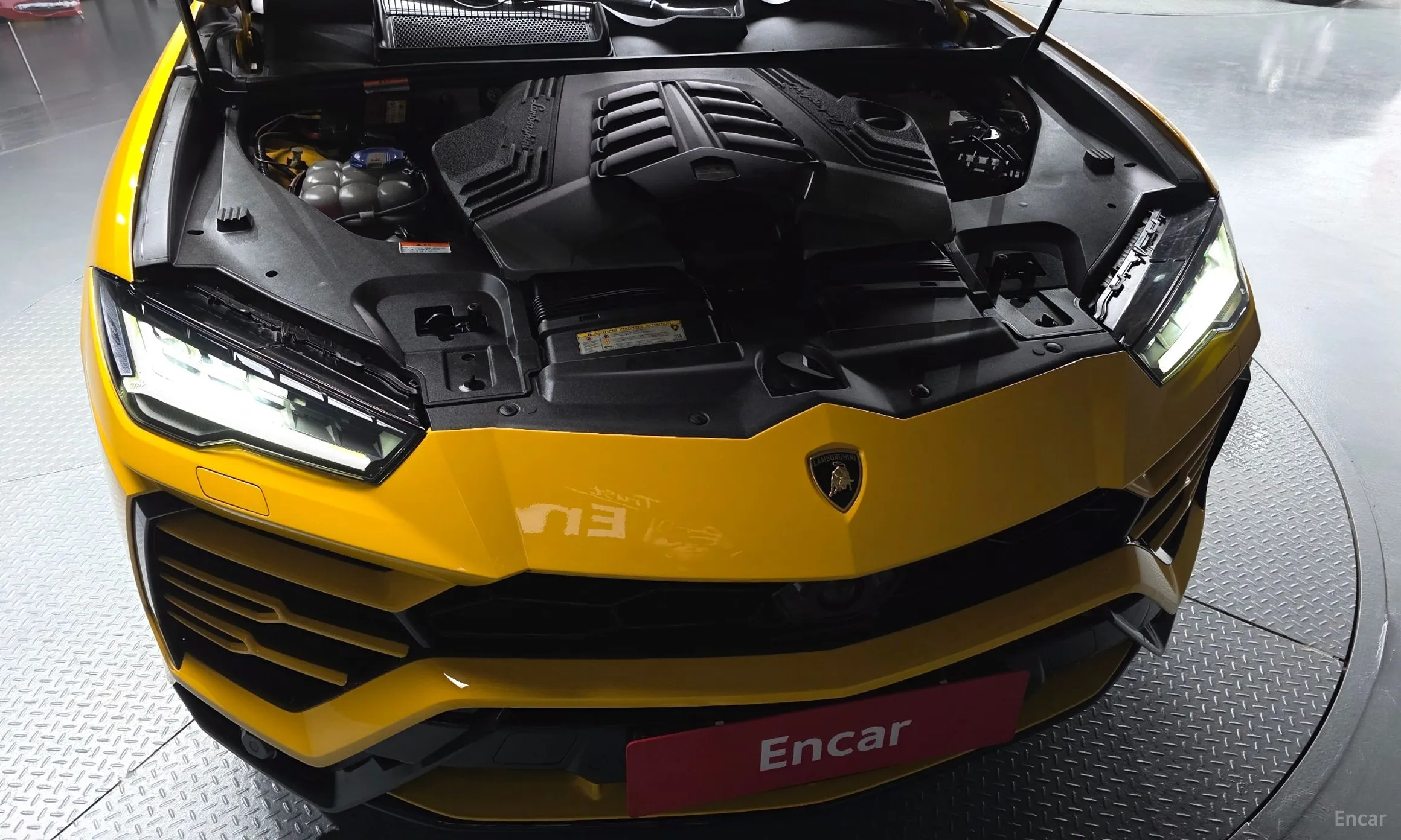 Lamborghini Urus превью 6