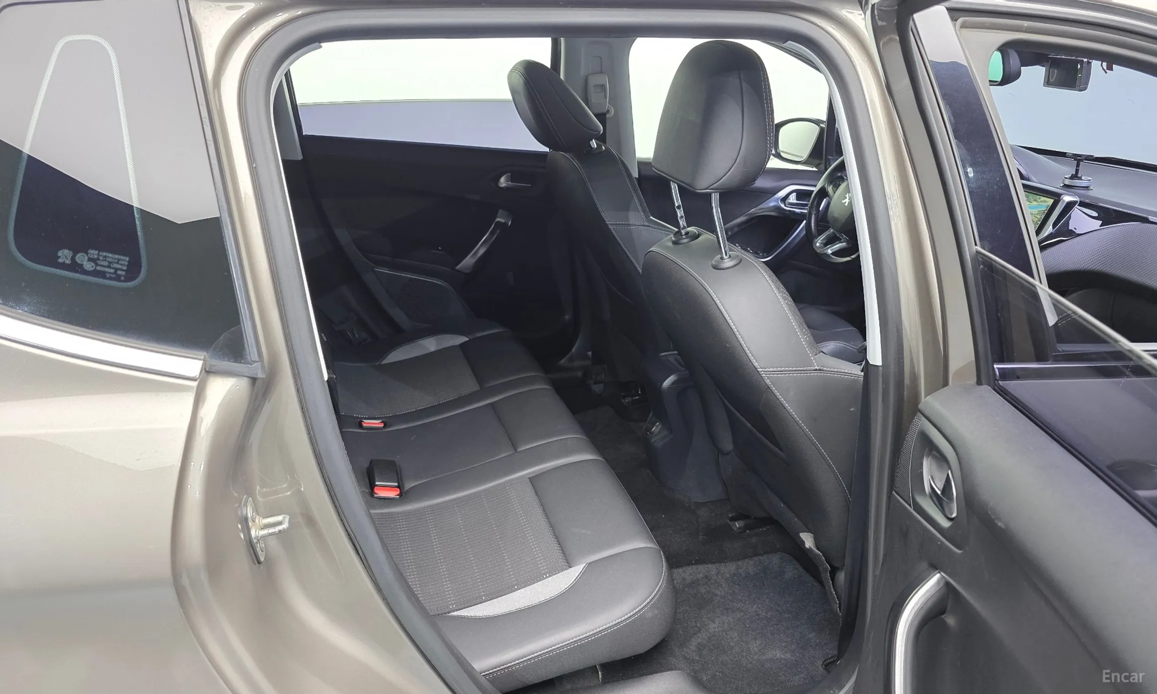 Peugeot 2008. превью 12