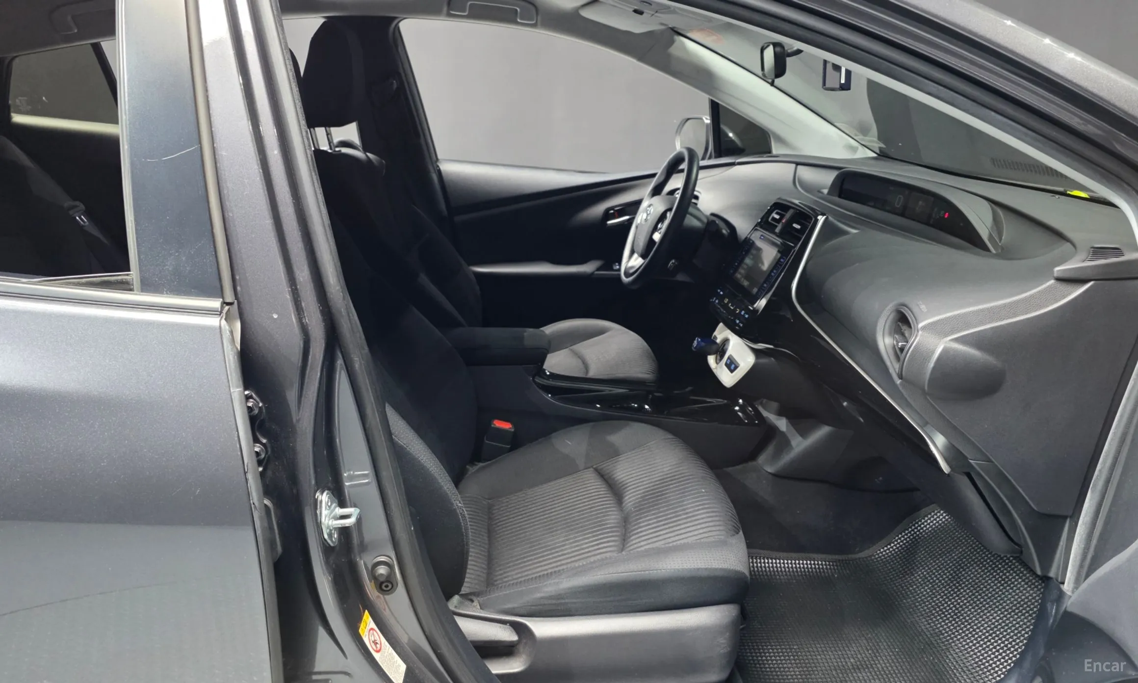 Toyota Prius 4th Generation превью 11