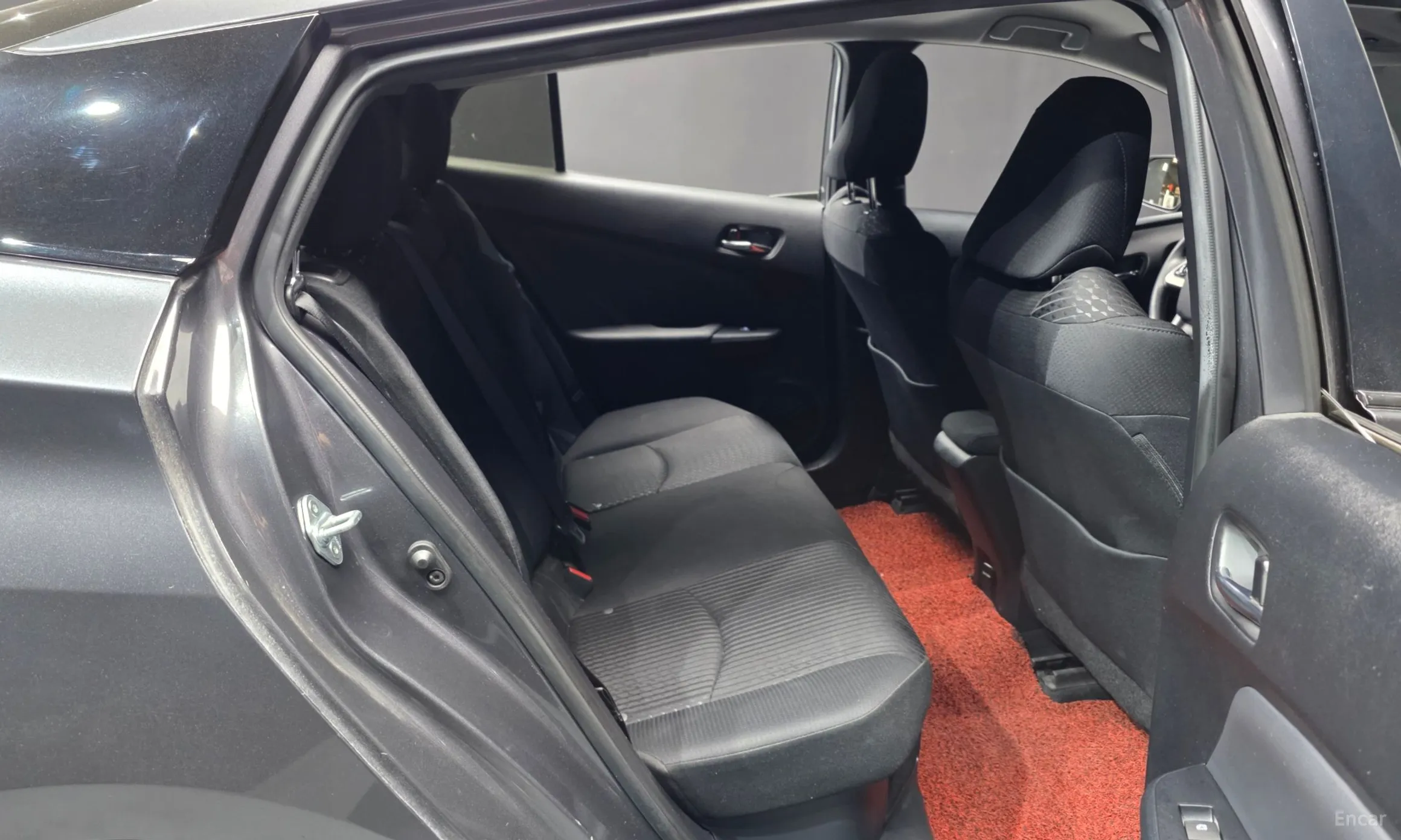 Toyota Prius 4th Generation превью 12