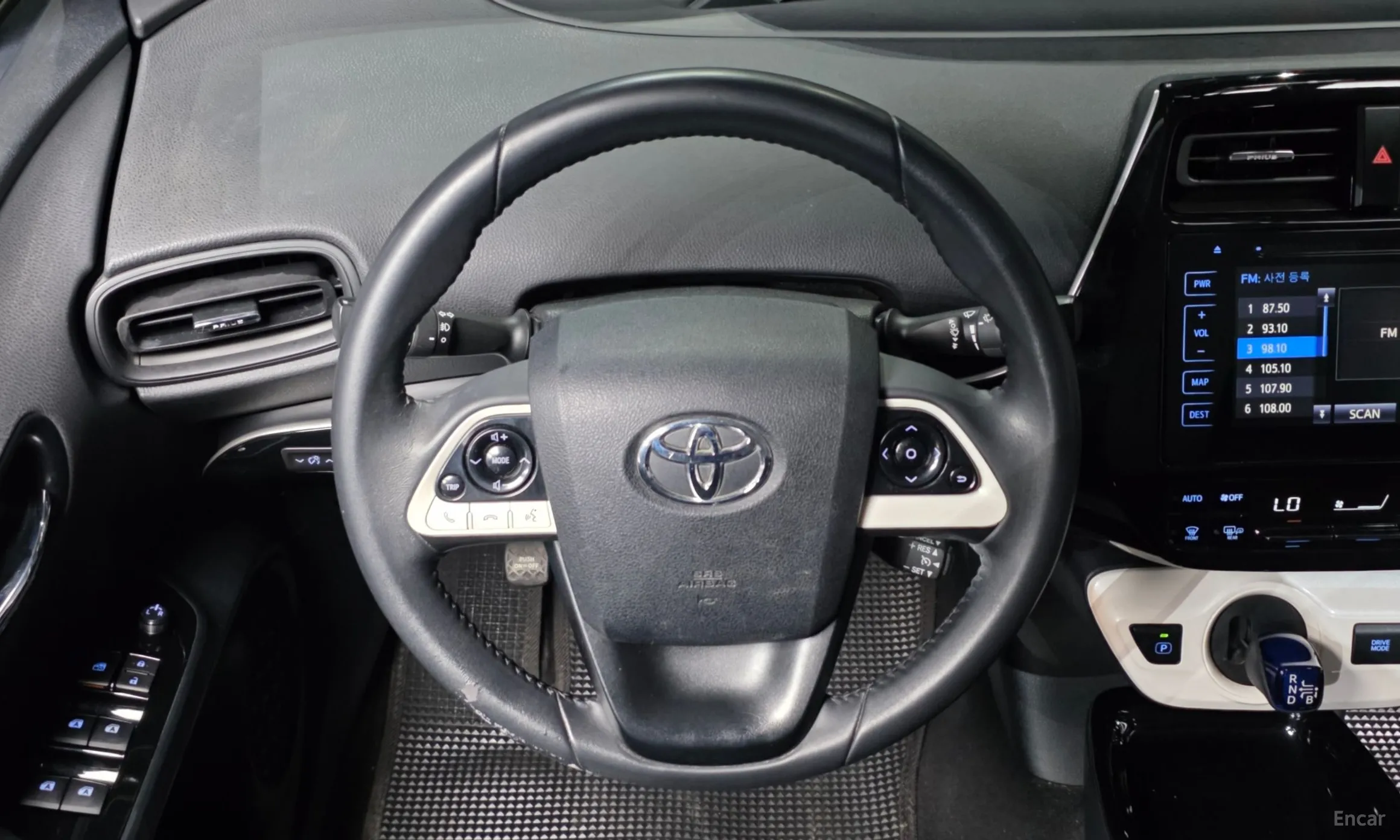 Toyota Prius 4th Generation превью 13