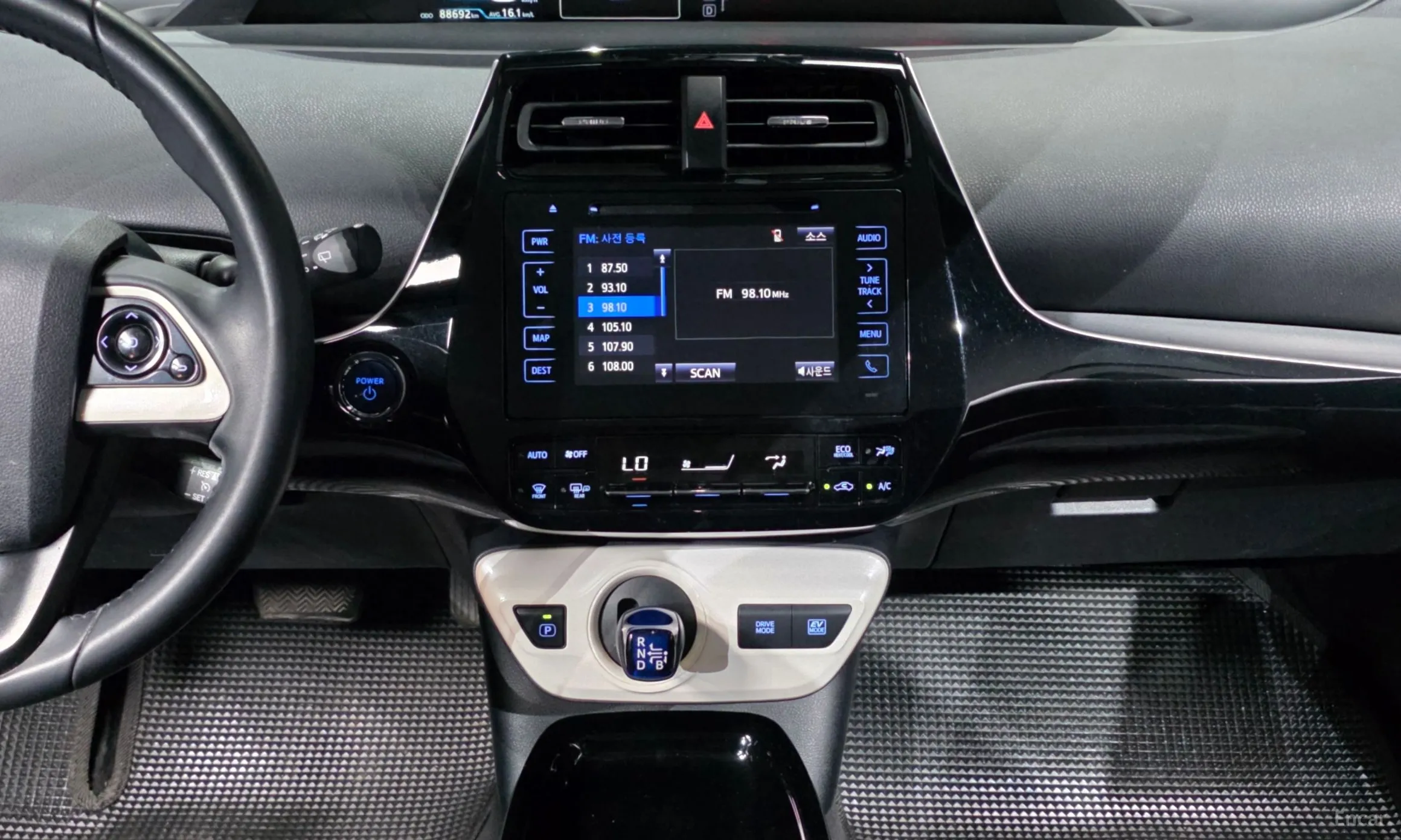 Toyota Prius 4th Generation превью 14