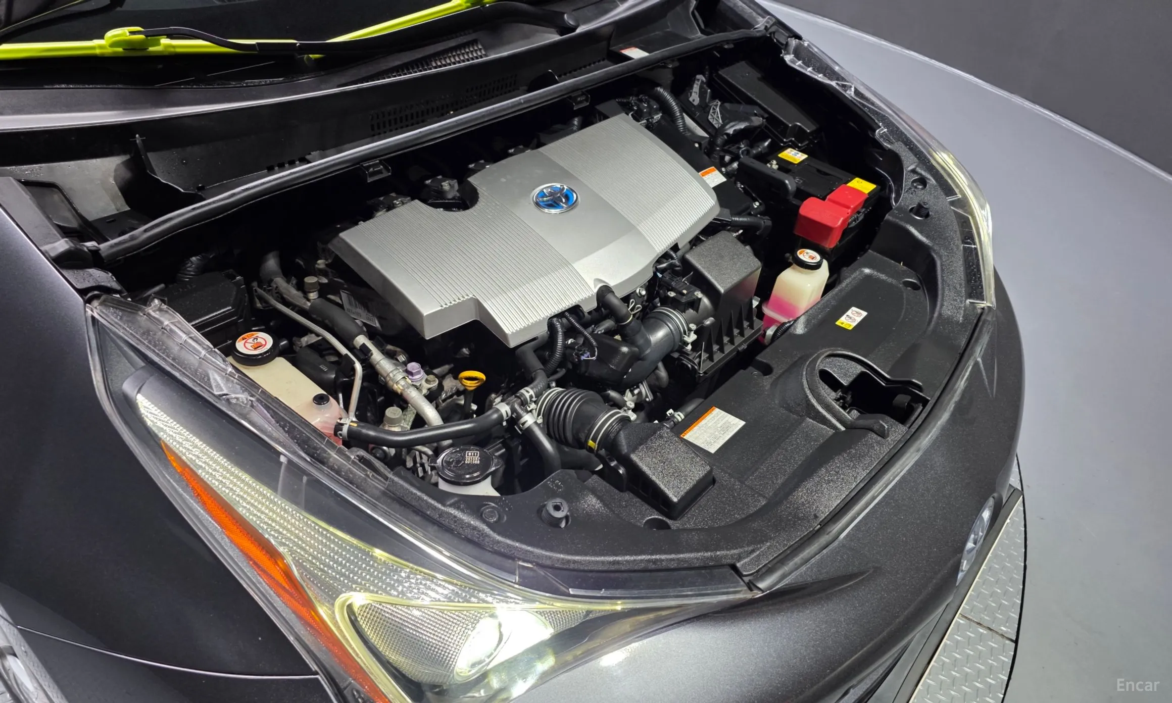 Toyota Prius 4th Generation превью 6