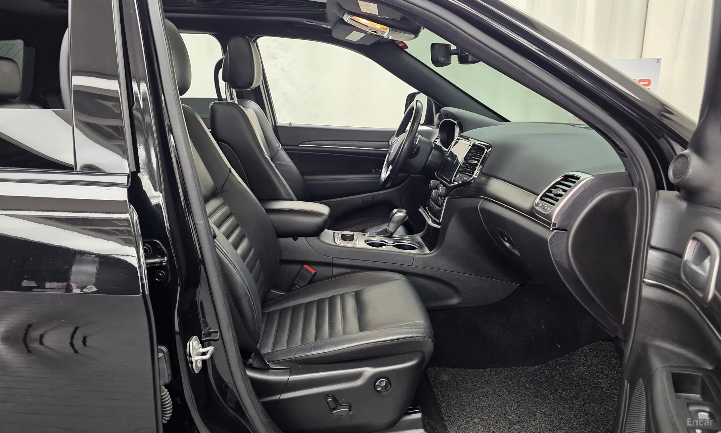 Jeep Grand Cherokee превью 11