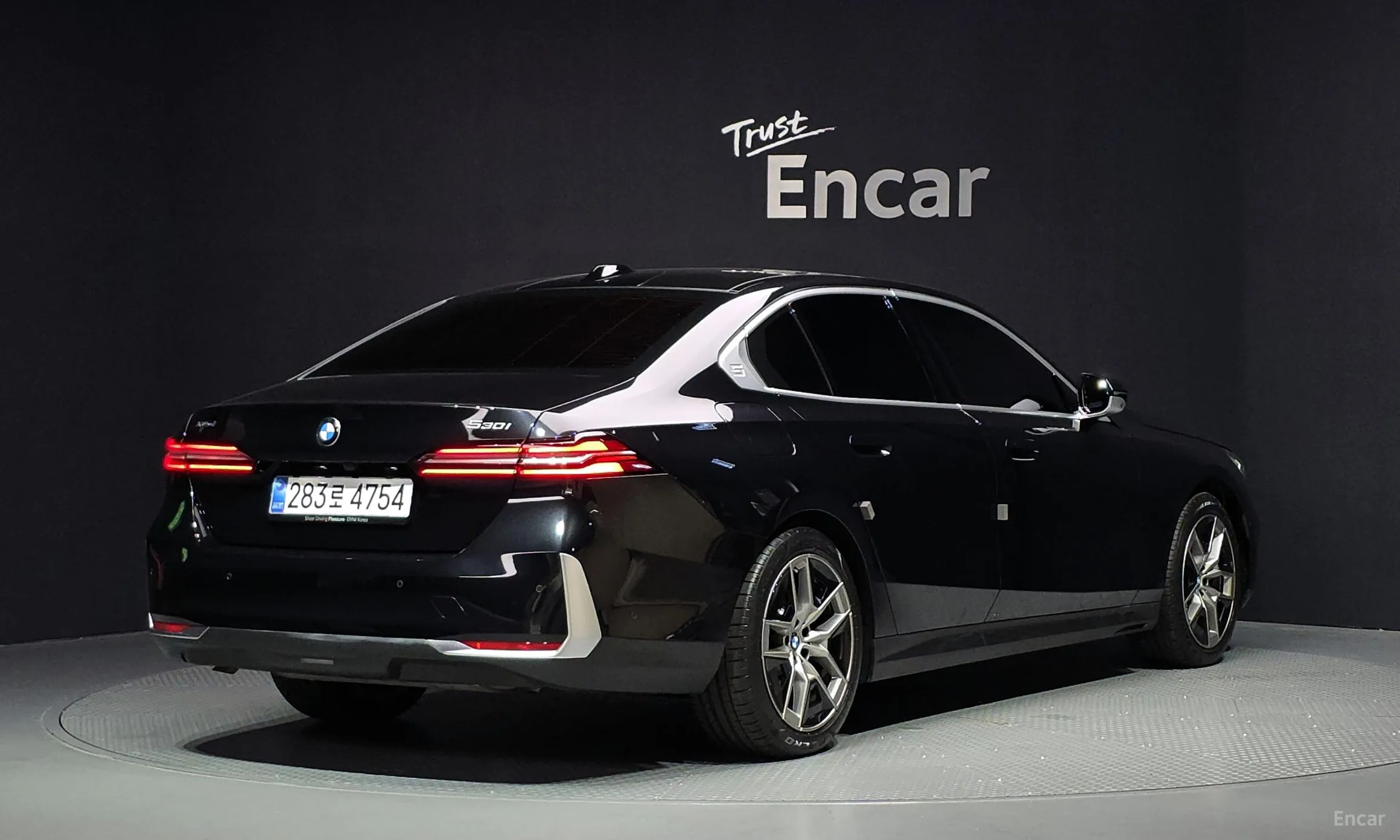 BMW 5 Series (G60)