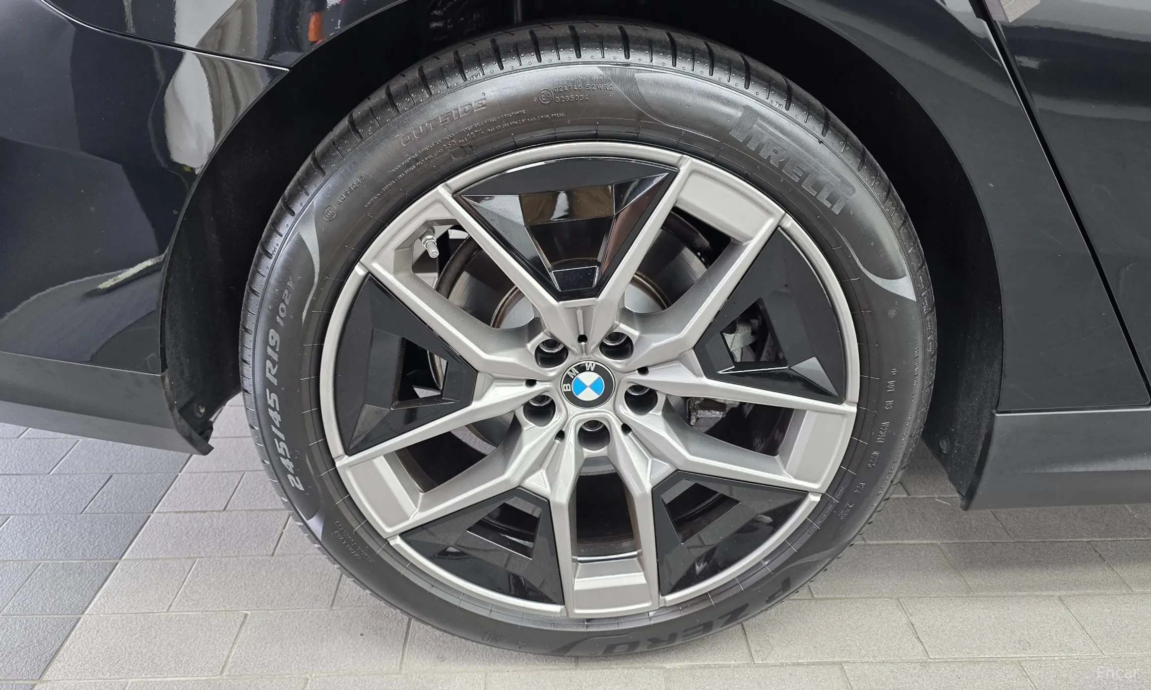 BMW 5 Series (G60) превью 5