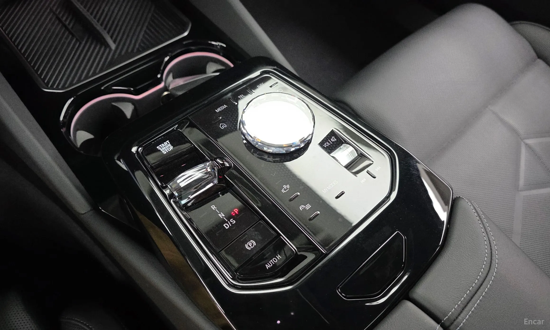 BMW 5 Series (G60) превью 9