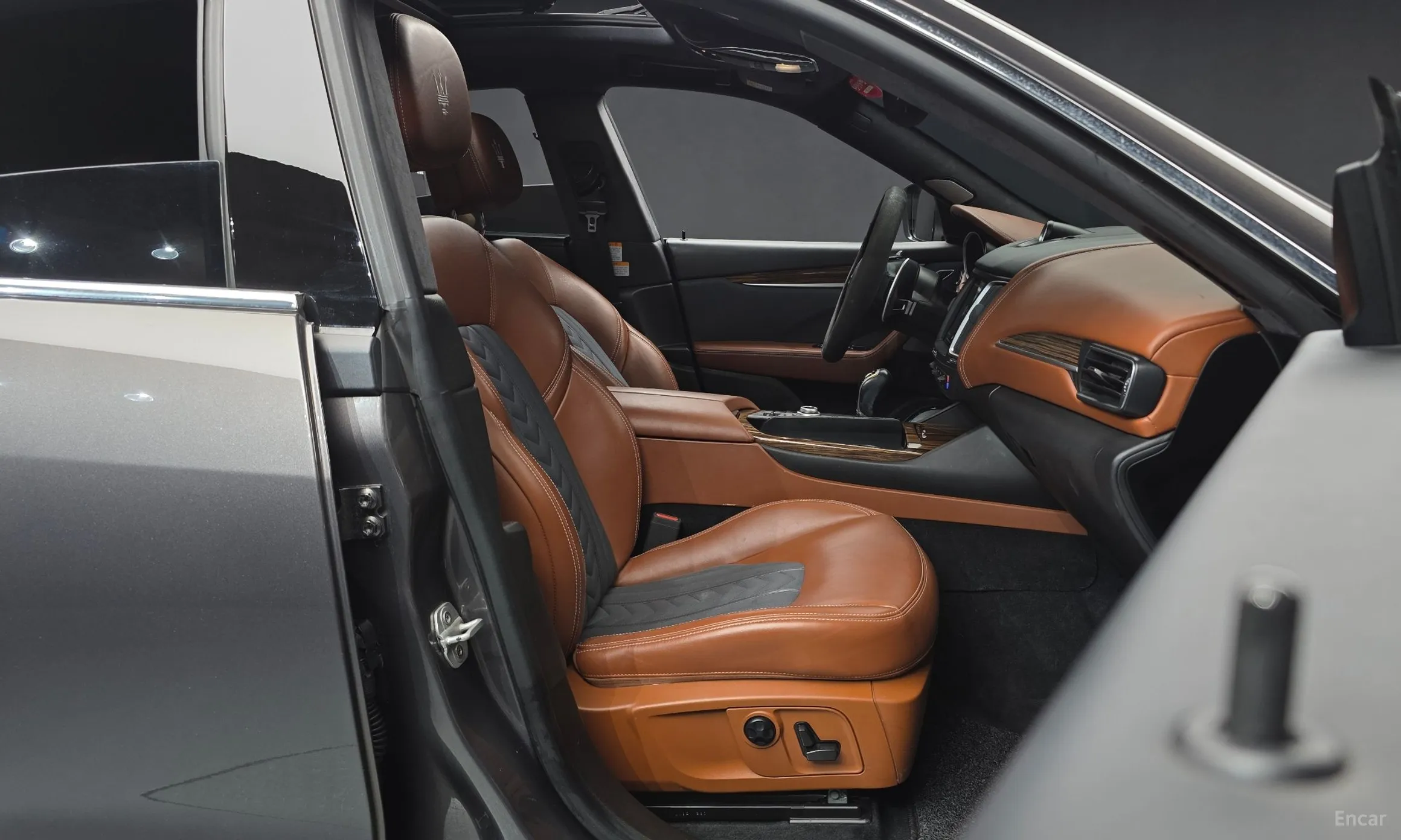 Maserati Levante превью 11