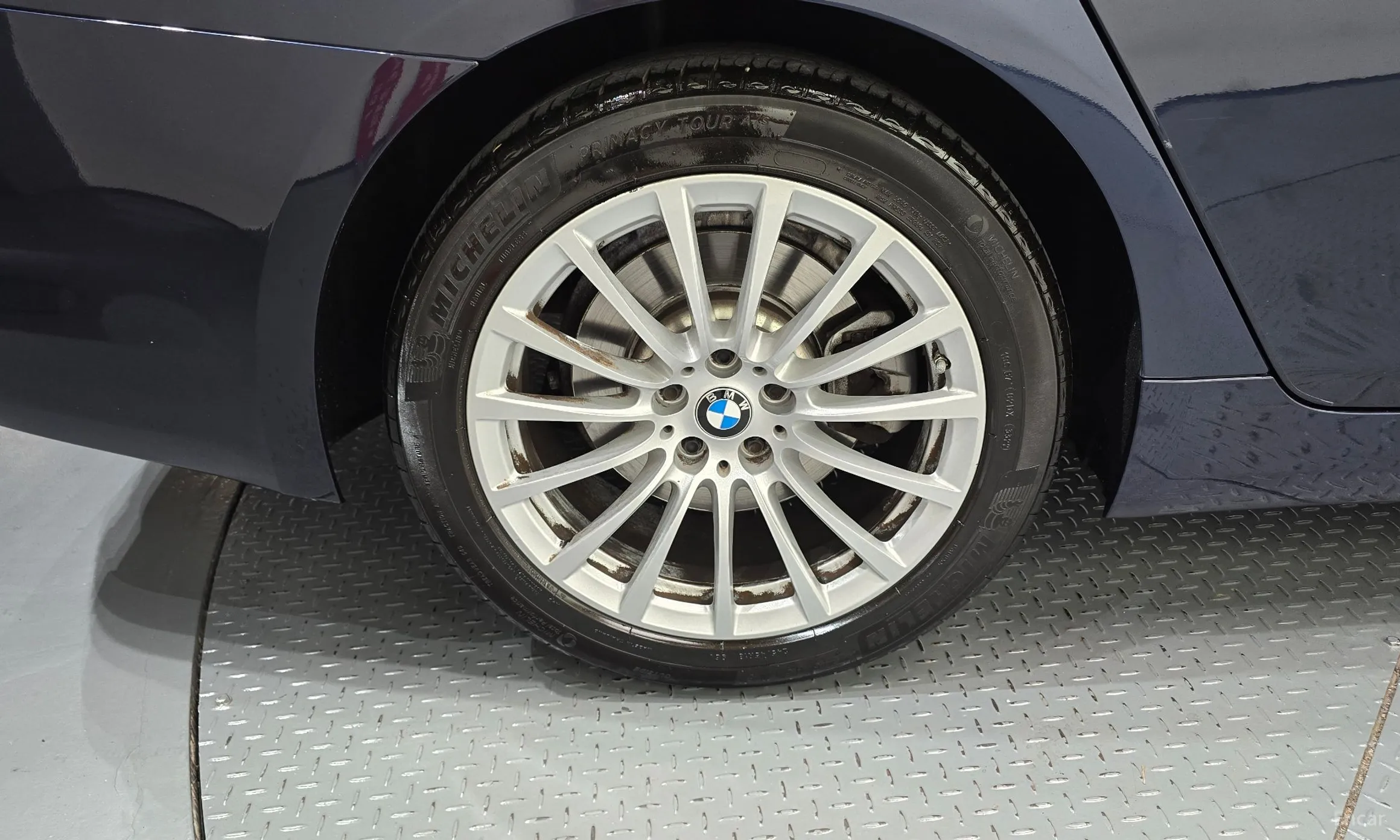 BMW 5 Series (G30) превью 5