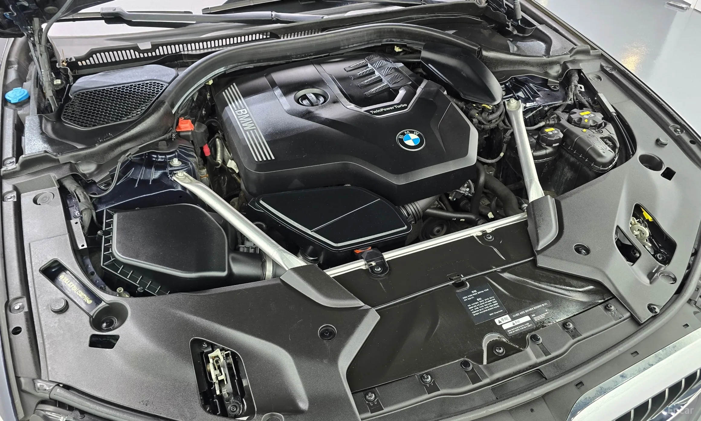 BMW 5 Series (G30) превью 6
