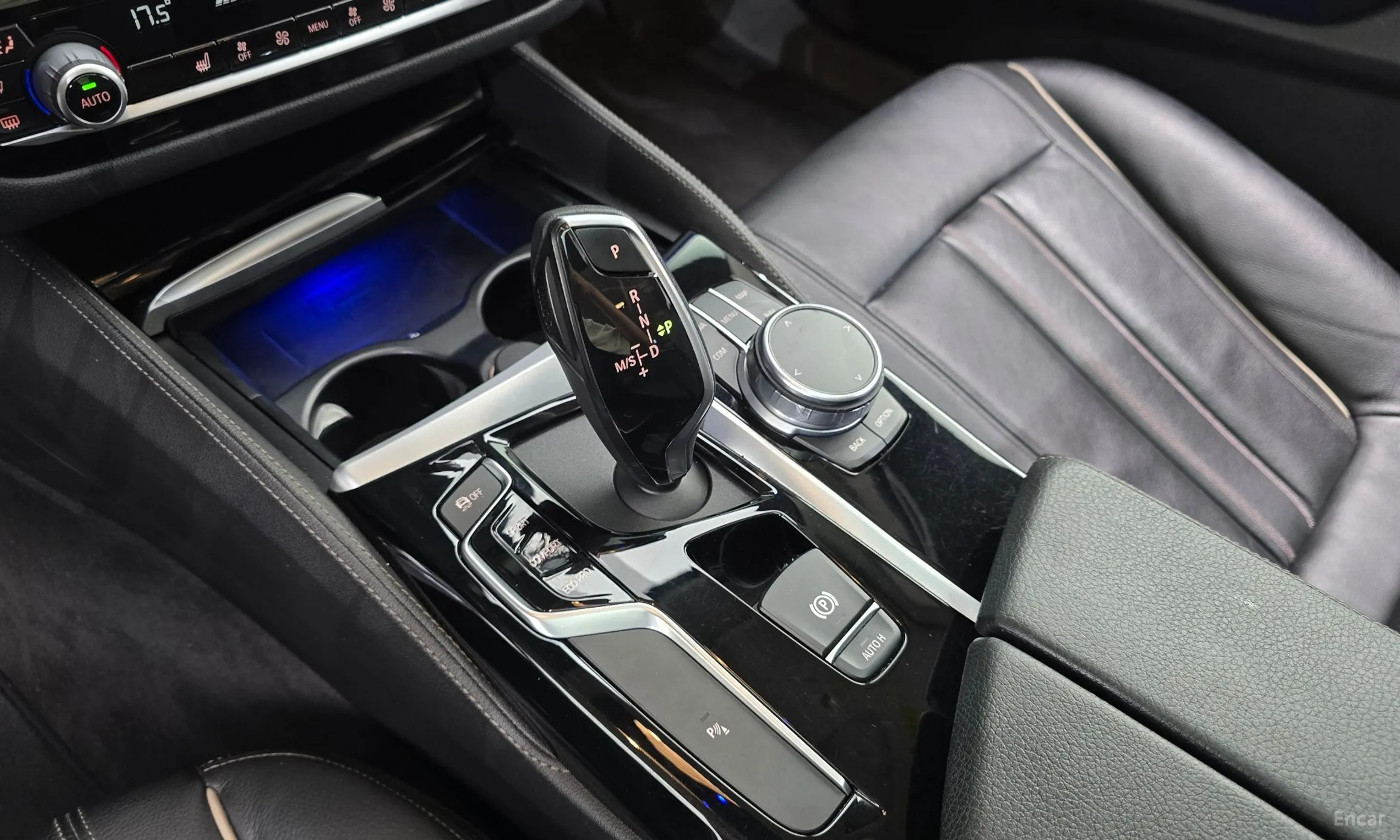 BMW 5 Series (G30) превью 9