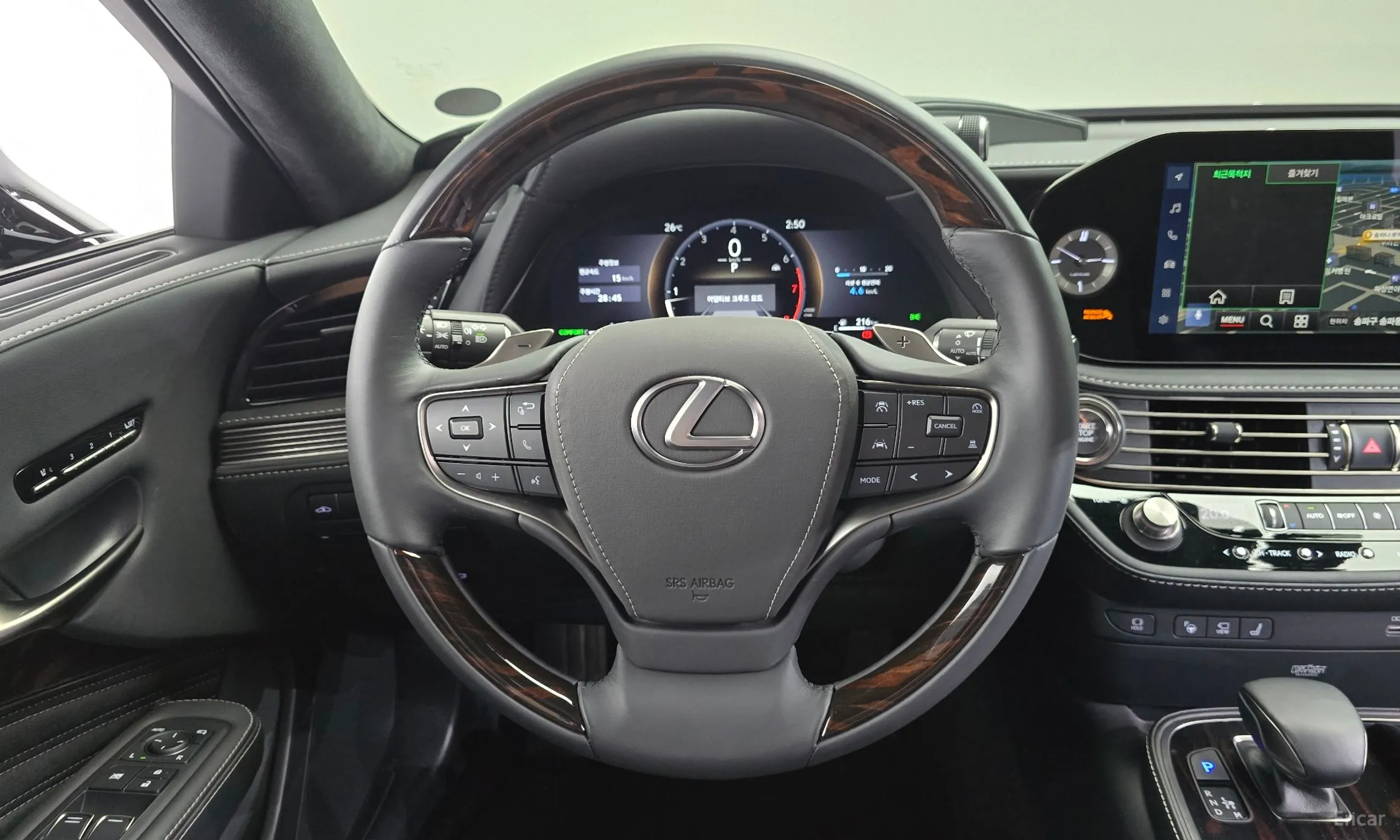 Lexus LS500 5th Generation превью 13