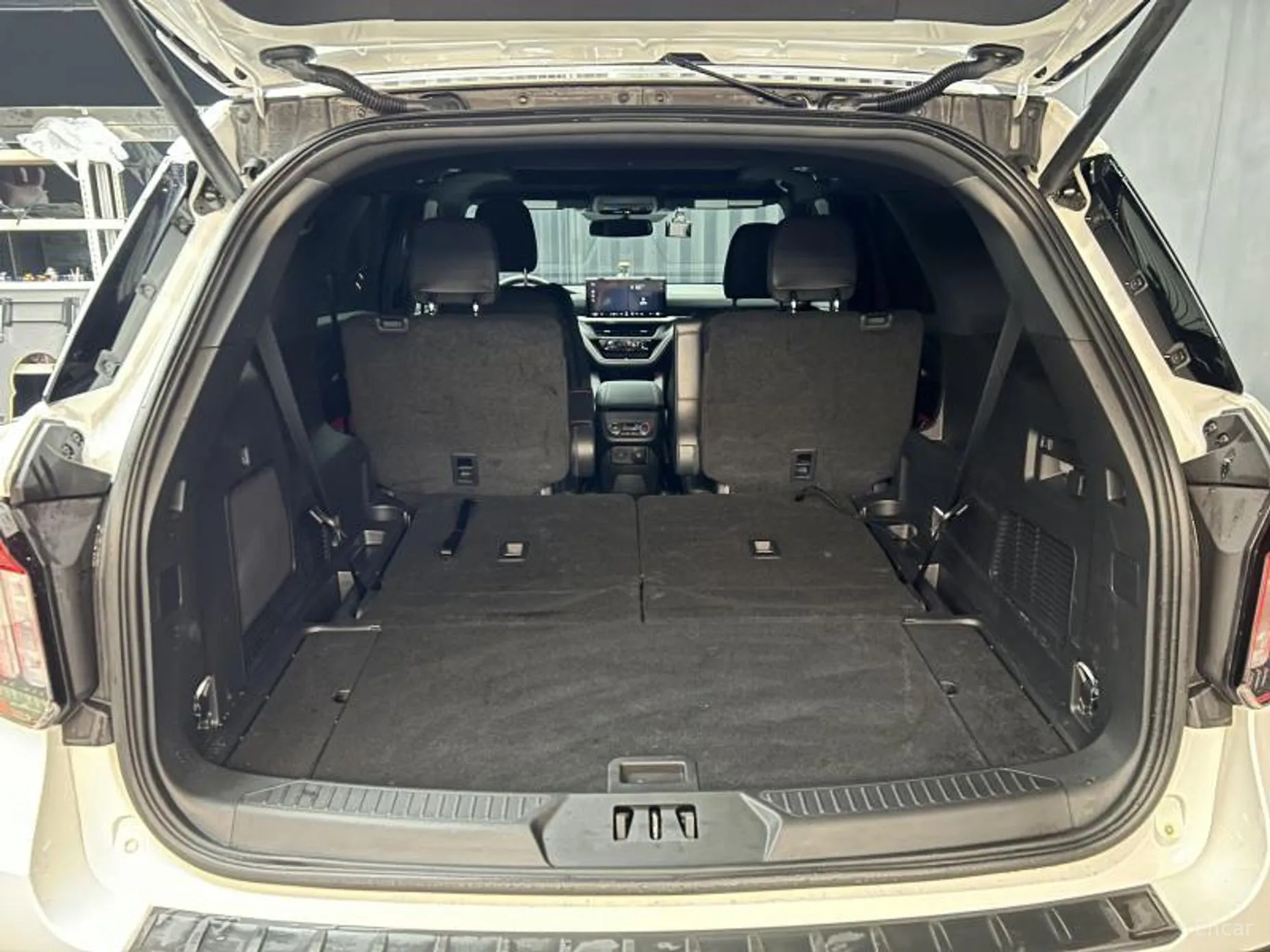 Ford Explorer 6th Generation превью 17