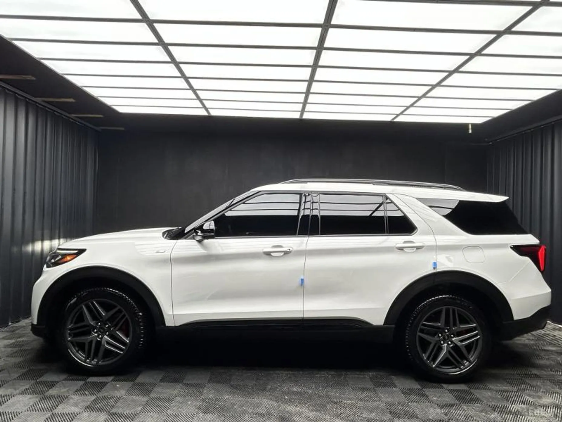 Ford Explorer 6th Generation превью 3