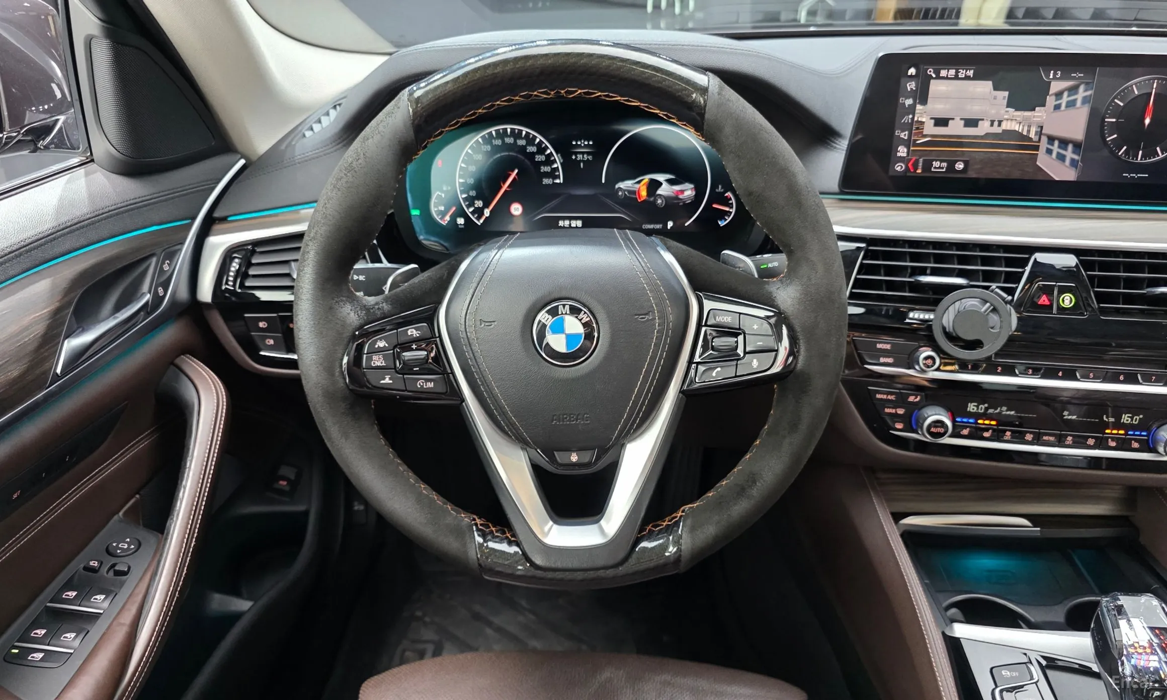 BMW 5 Series (G30) превью 13