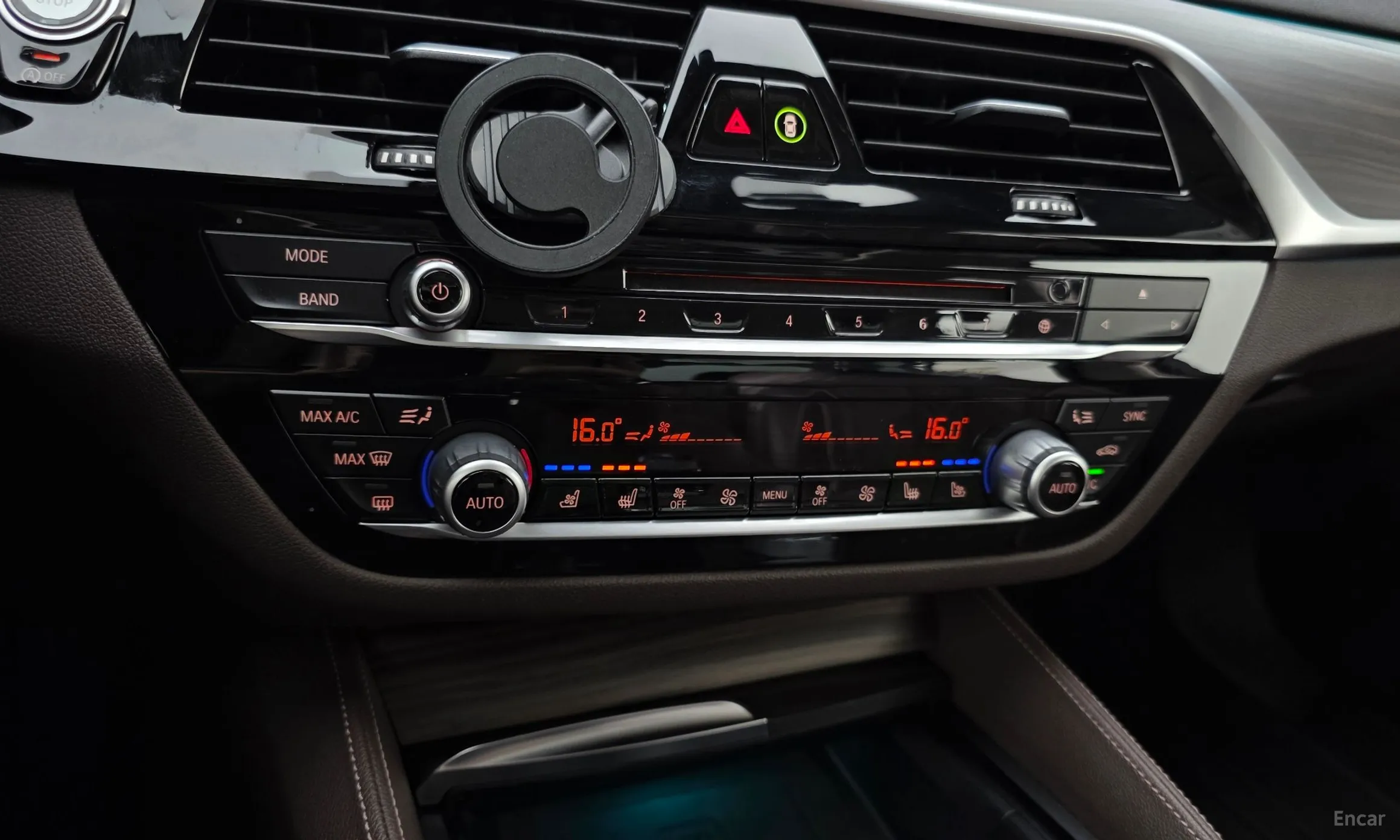 BMW 5 Series (G30) превью 18